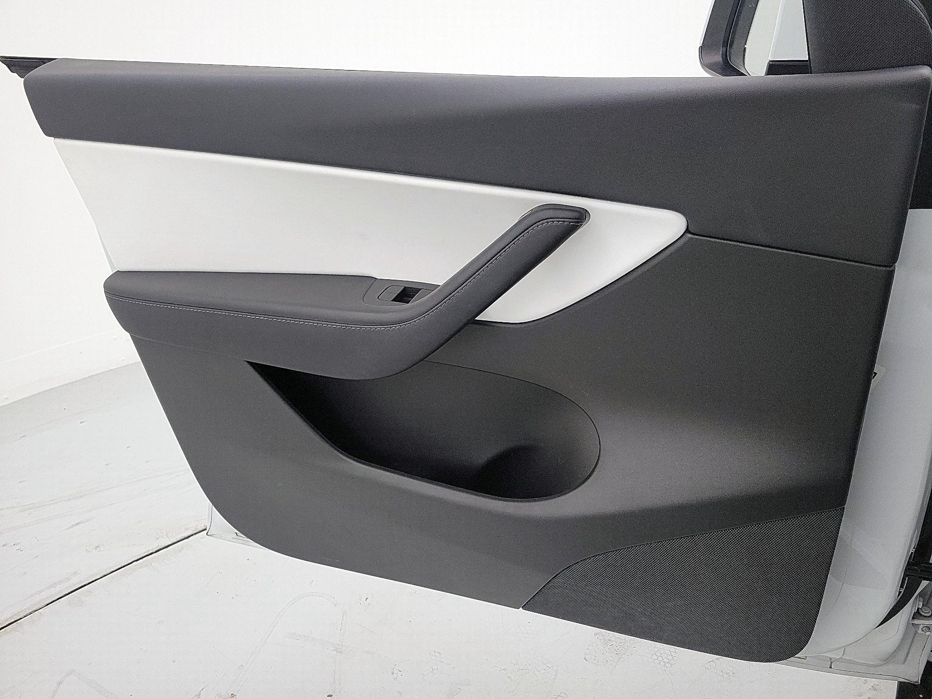 Thumbnail: 2022 Tesla Model Y - 12