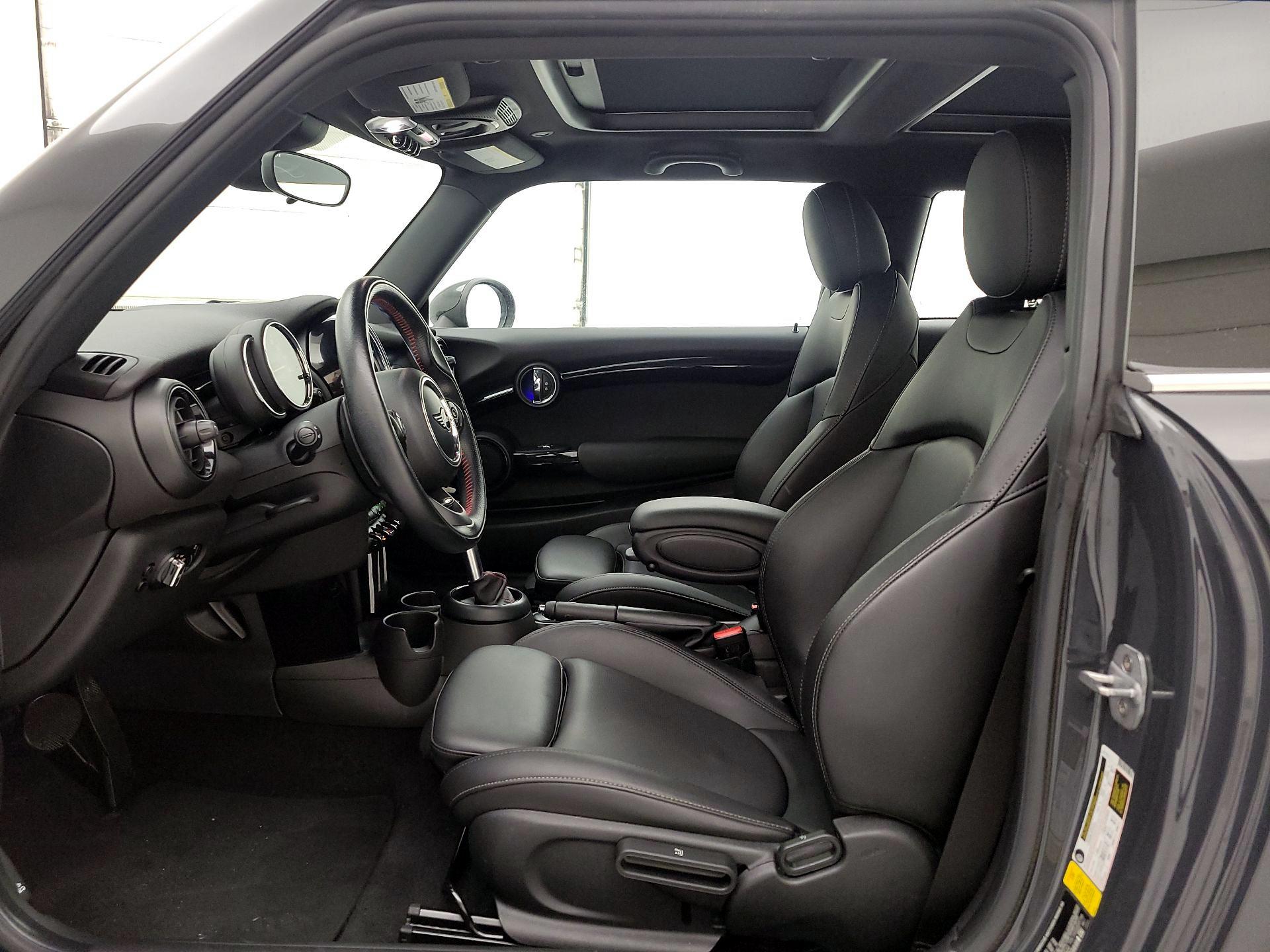 Thumbnail: 2019 MINI Cooper Hardtop - 11