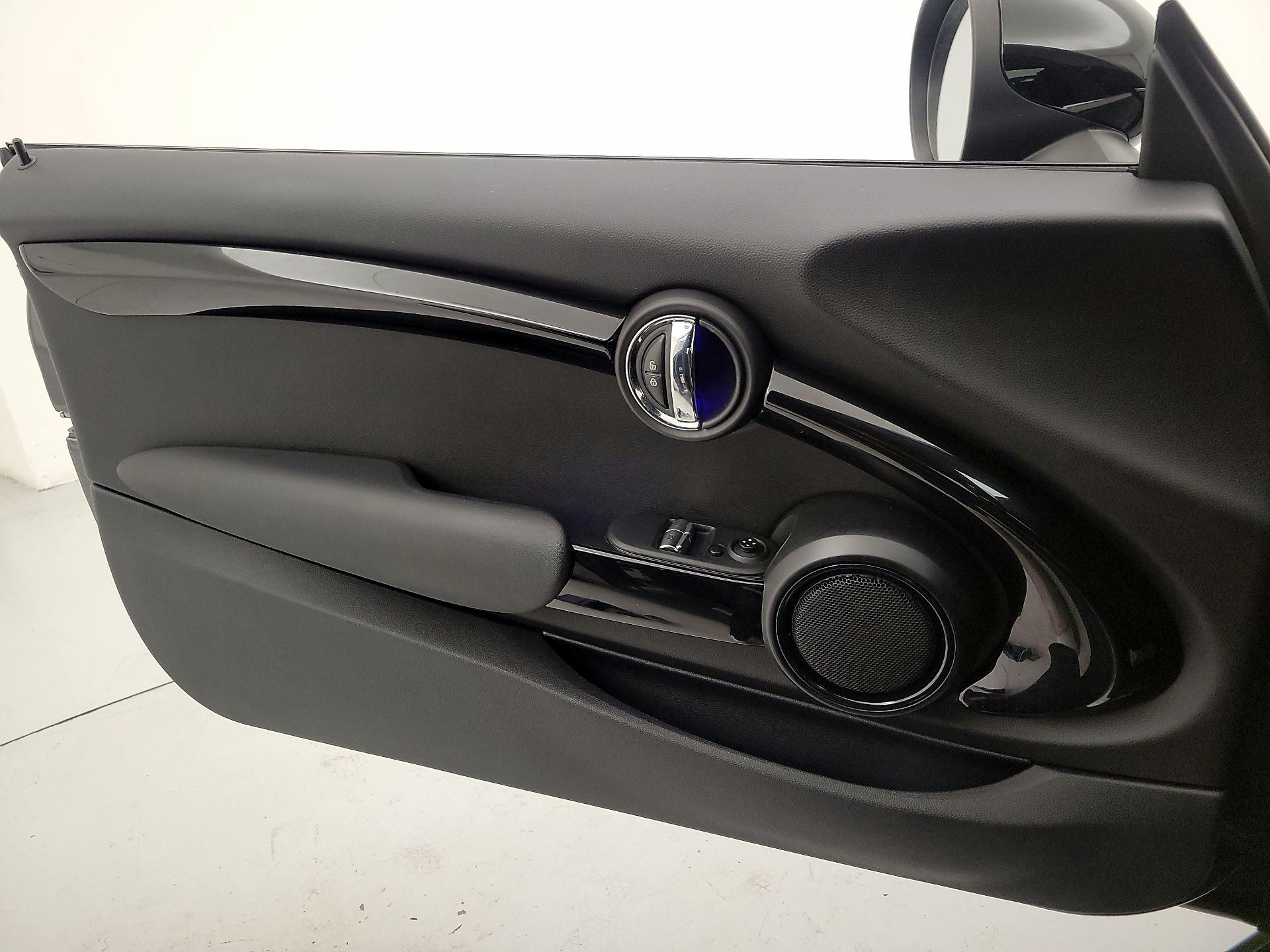 Thumbnail: 2019 MINI Cooper Hardtop - 12