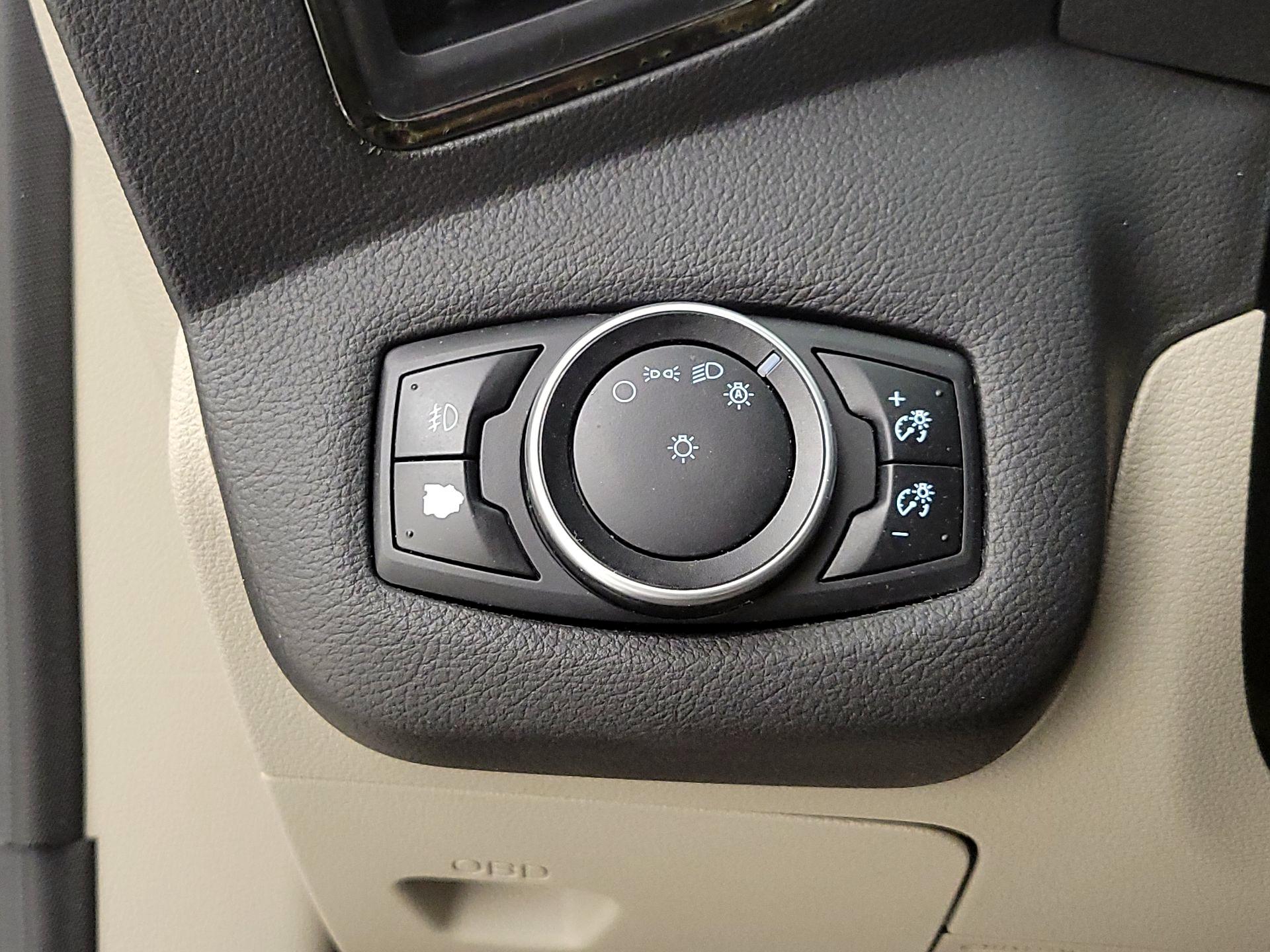 Thumbnail: 2016 Ford Escape - 13