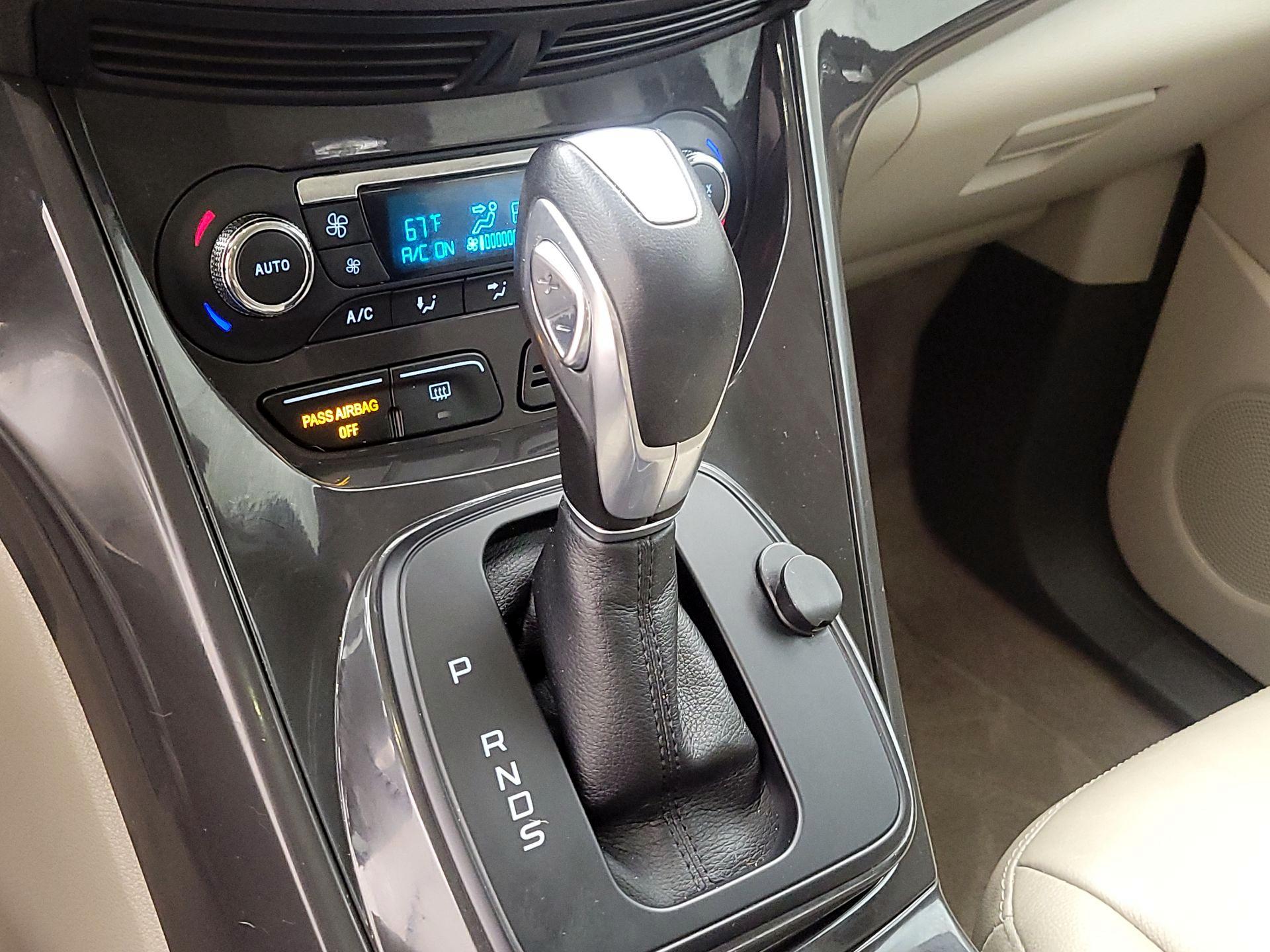 Thumbnail: 2016 Ford Escape - 17