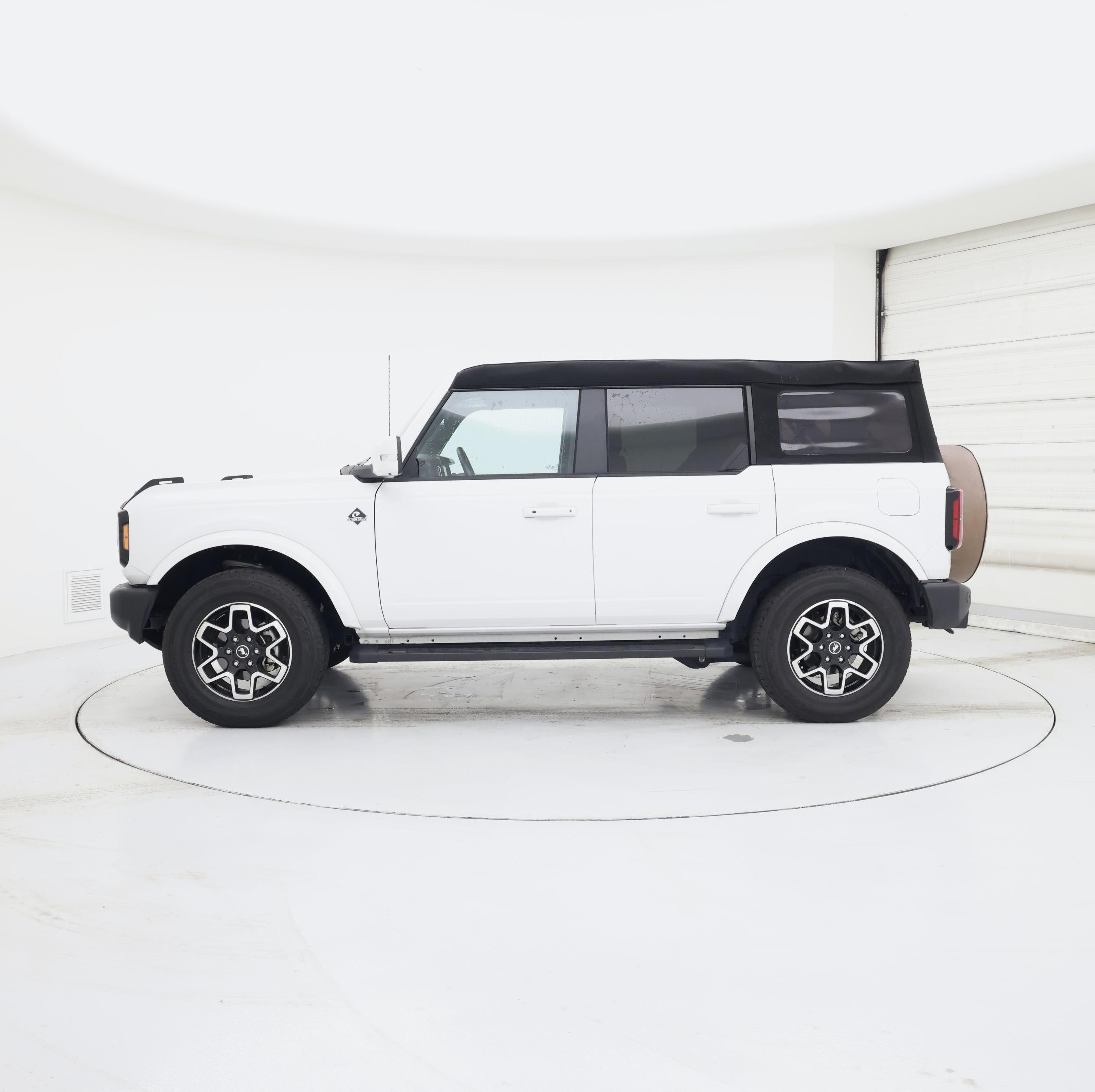 Thumbnail: 2023 Ford Bronco - 3