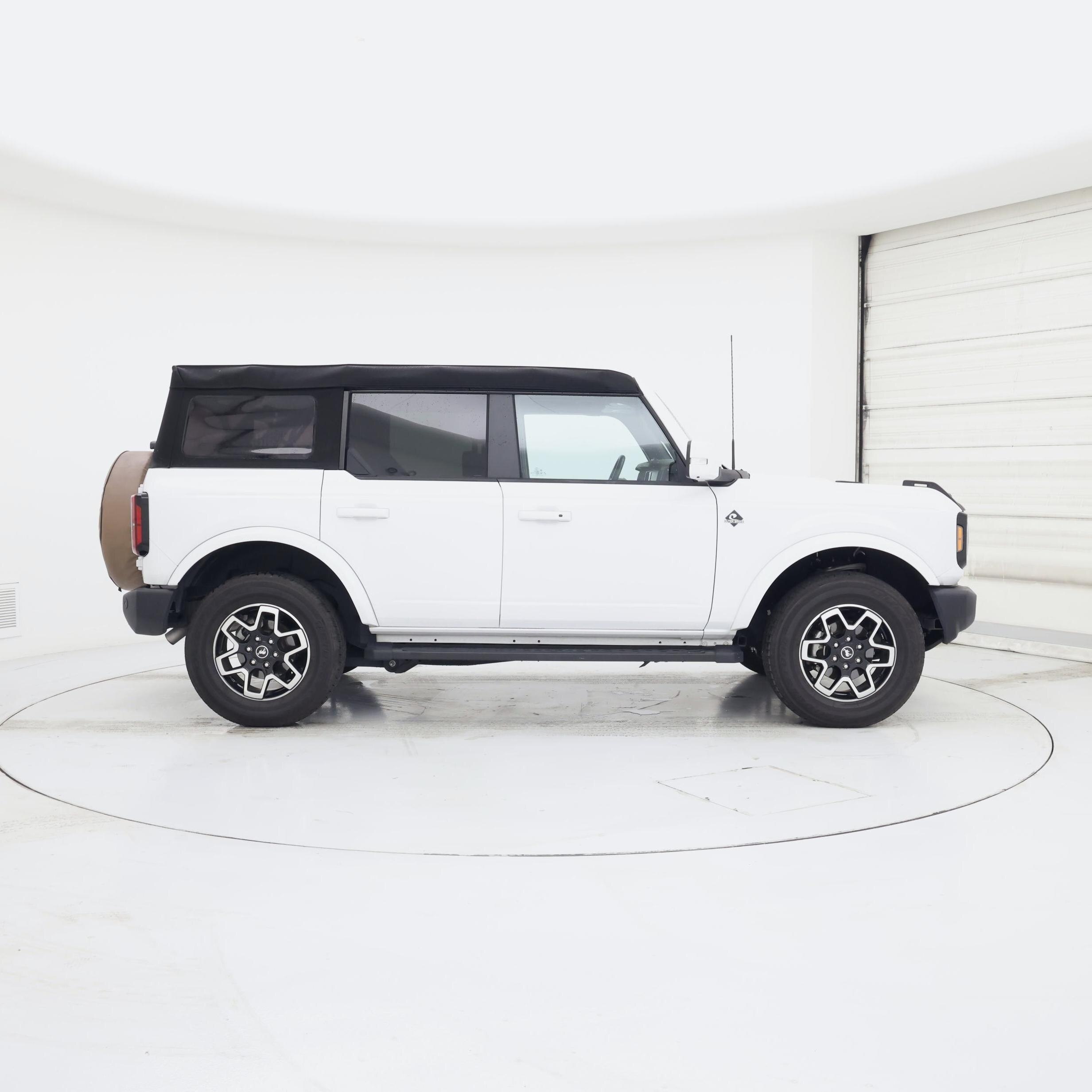 Thumbnail: 2023 Ford Bronco - 7