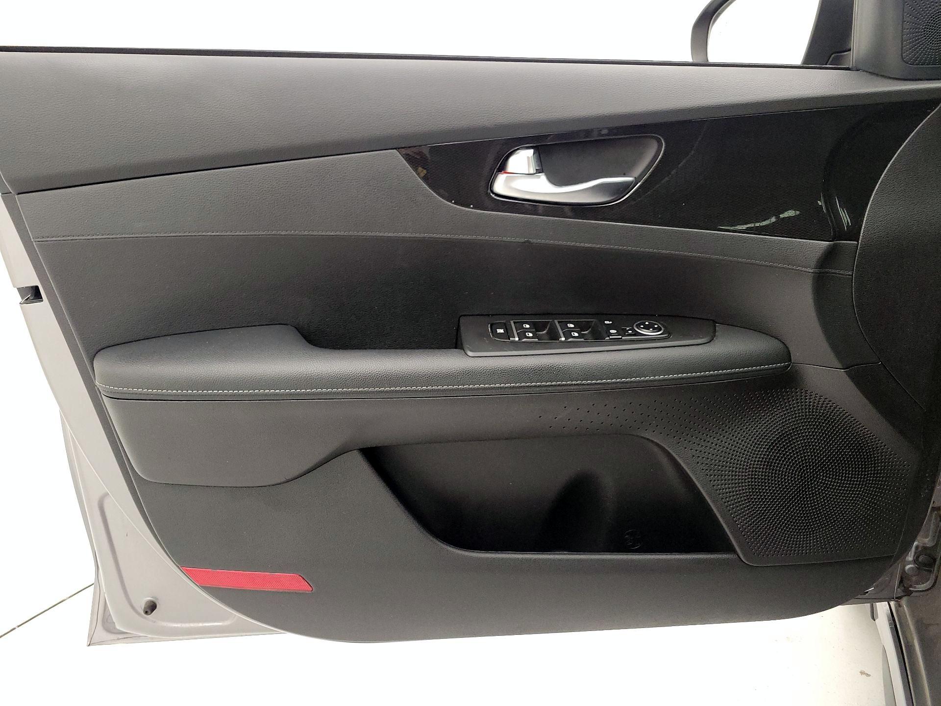 Thumbnail: 2023 Kia Forte - 12