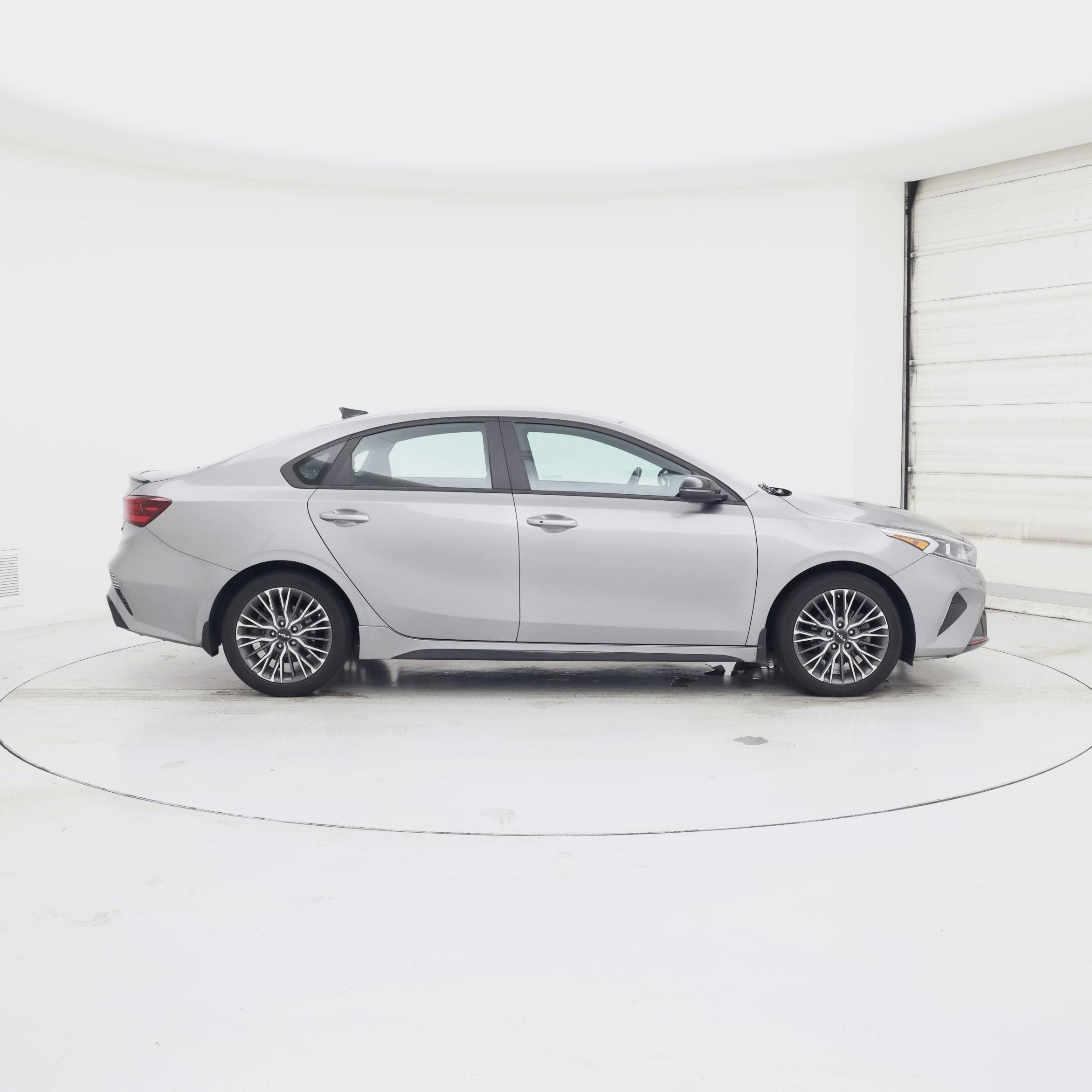 Thumbnail: 2023 Kia Forte - 7