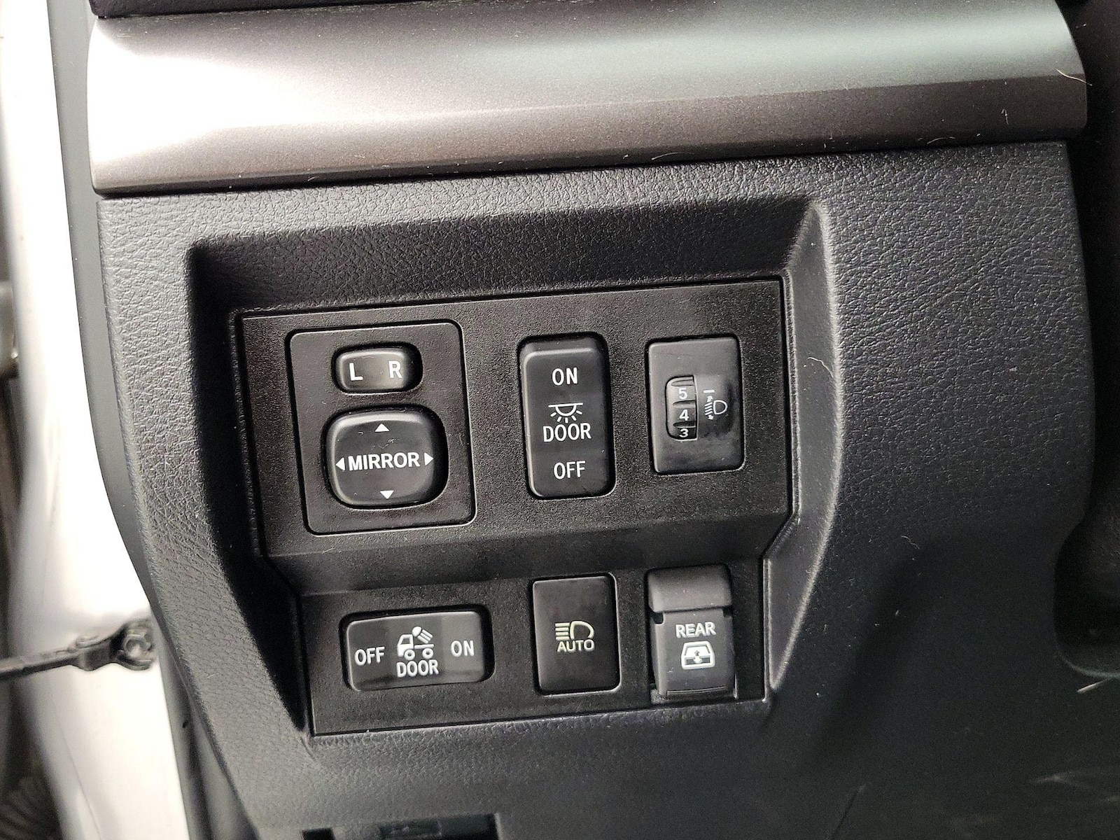 2021 Toyota Tundra SR5 - Photo 14