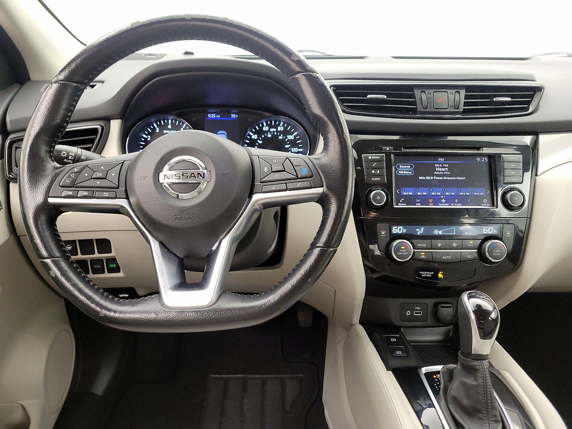Thumbnail: 2020 Nissan Rogue Sport - 10