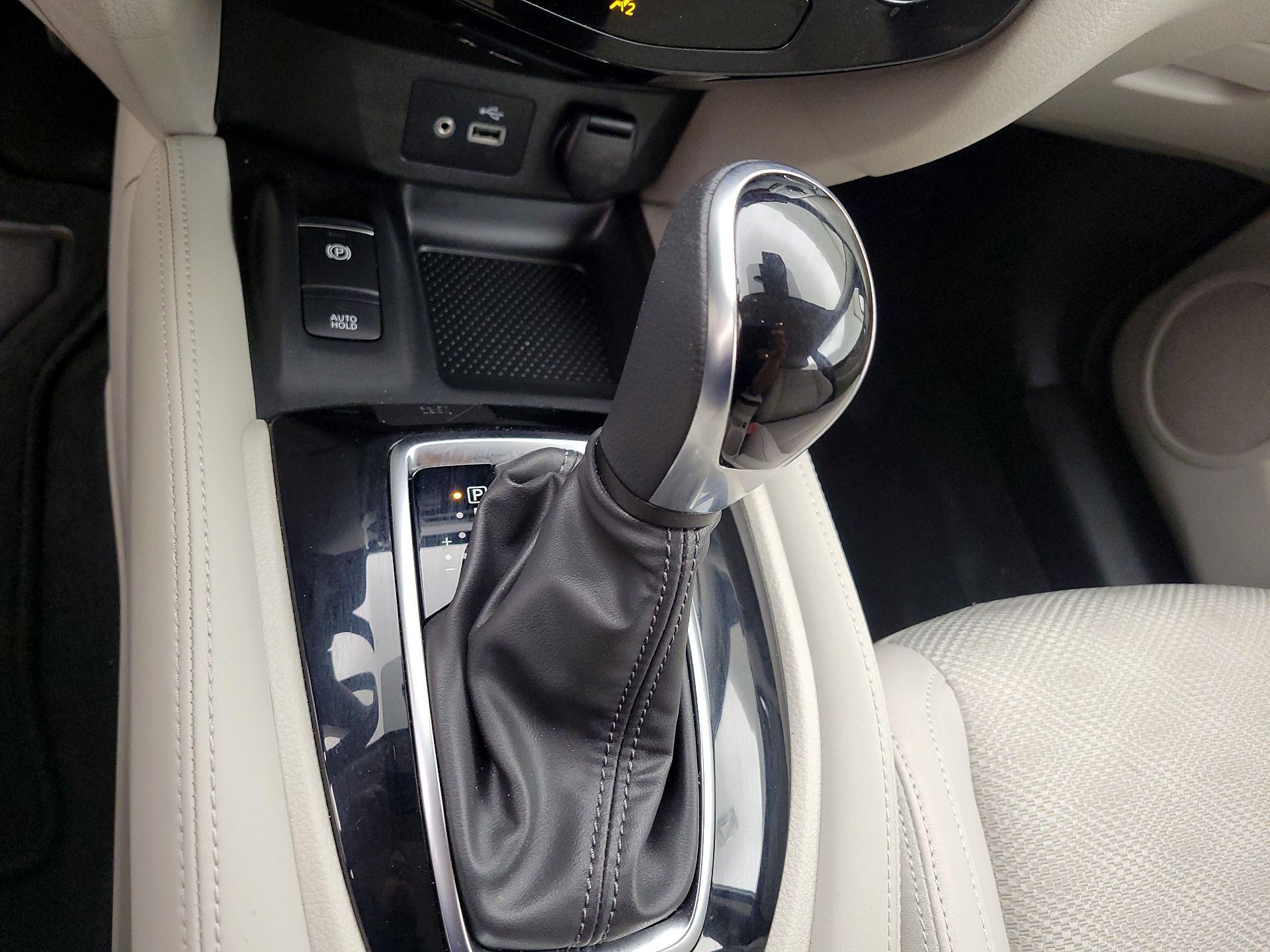 Thumbnail: 2020 Nissan Rogue Sport - 15