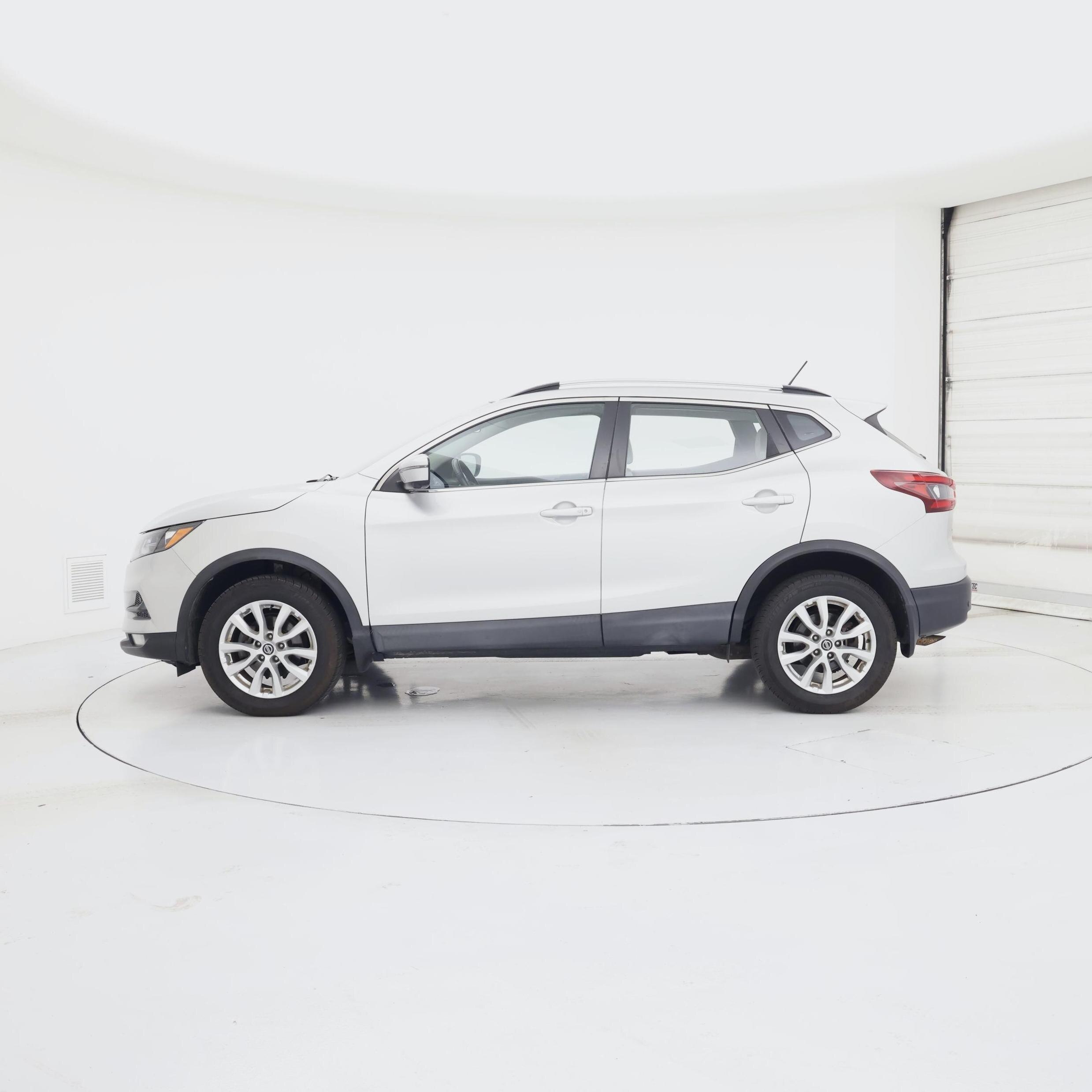 Thumbnail: 2020 Nissan Rogue Sport - 3
