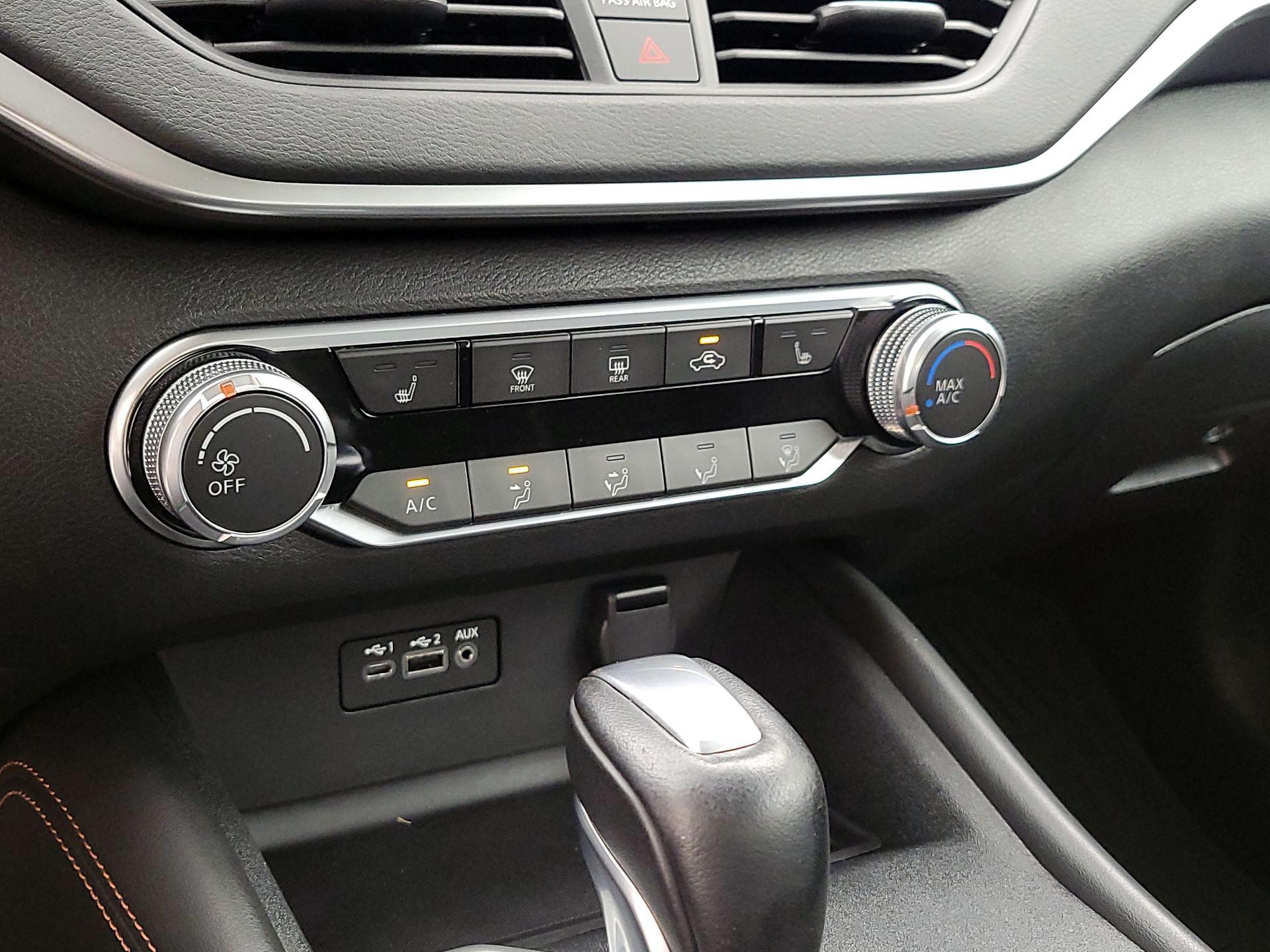 Thumbnail: 2019 Nissan Altima - 16