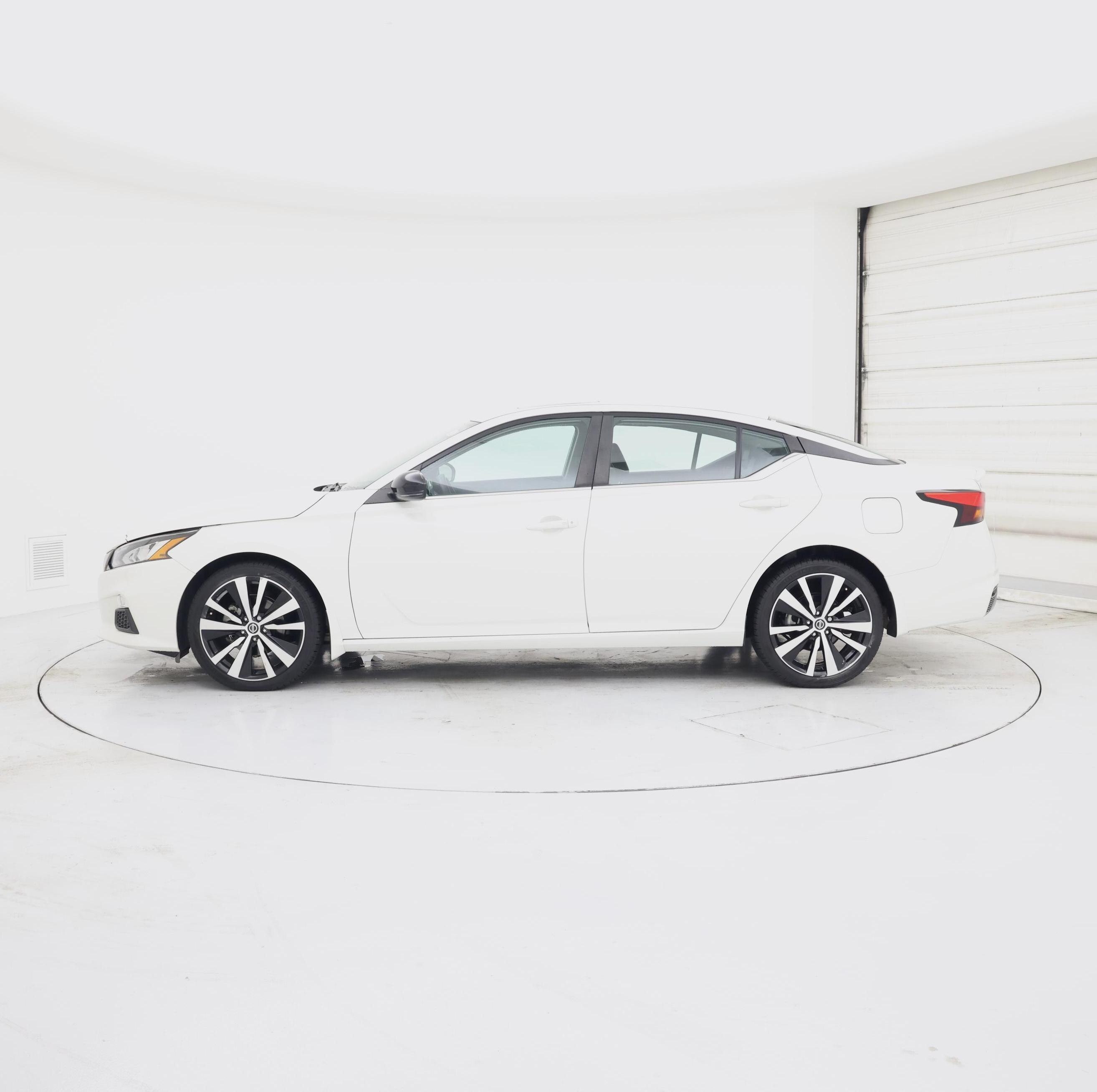 Thumbnail: 2019 Nissan Altima - 3
