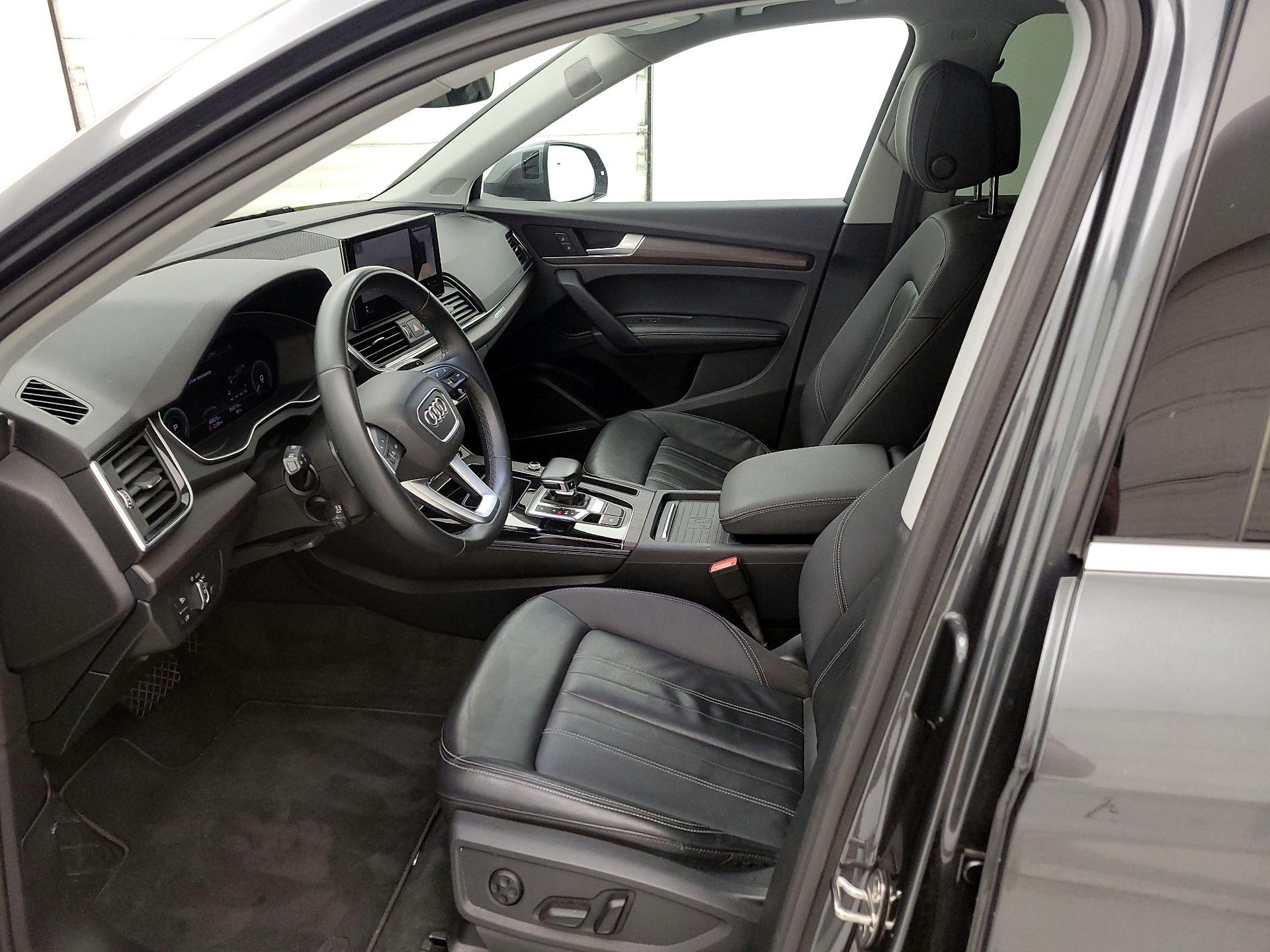 Thumbnail: 2021 Audi Q5 - 11
