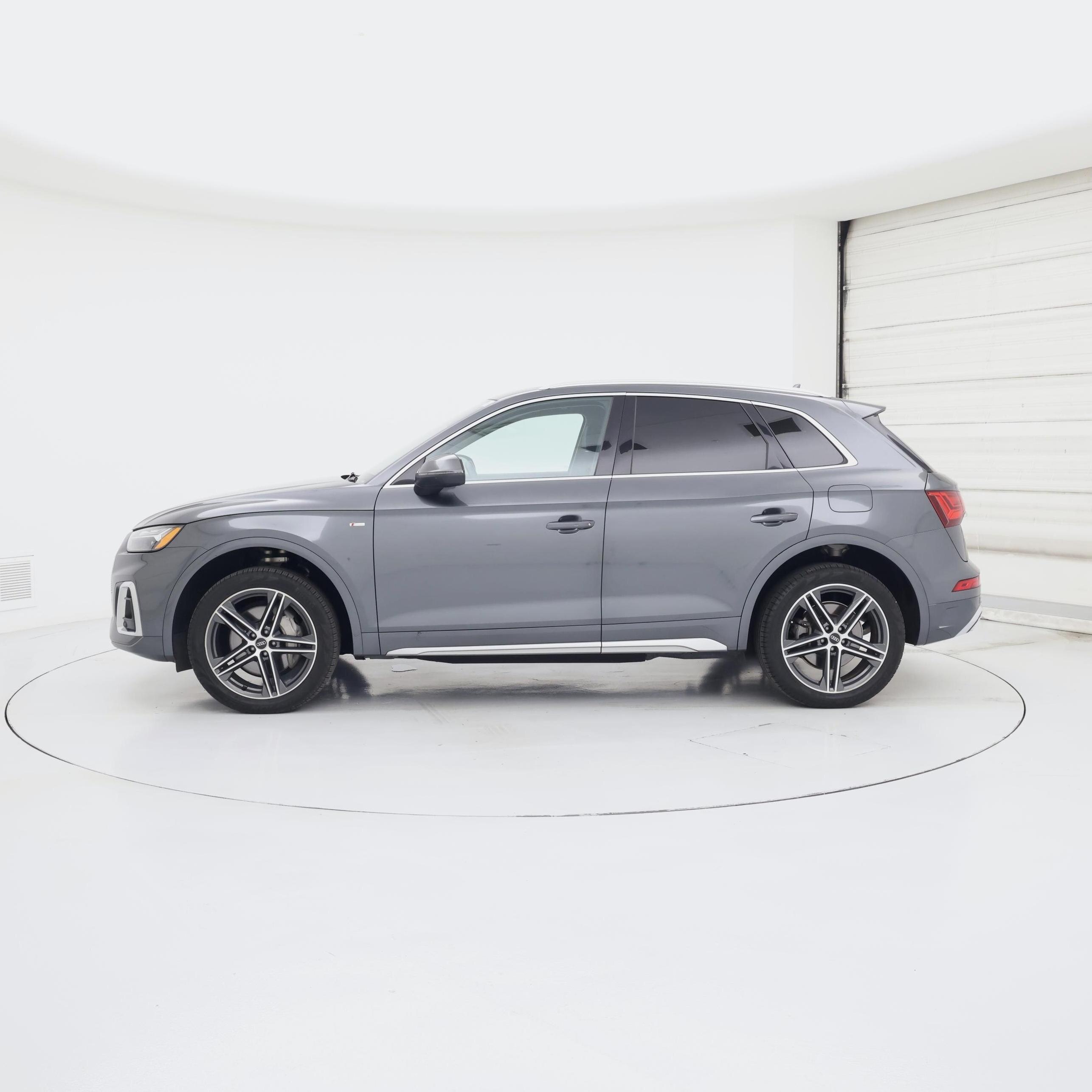 Thumbnail: 2021 Audi Q5 - 3