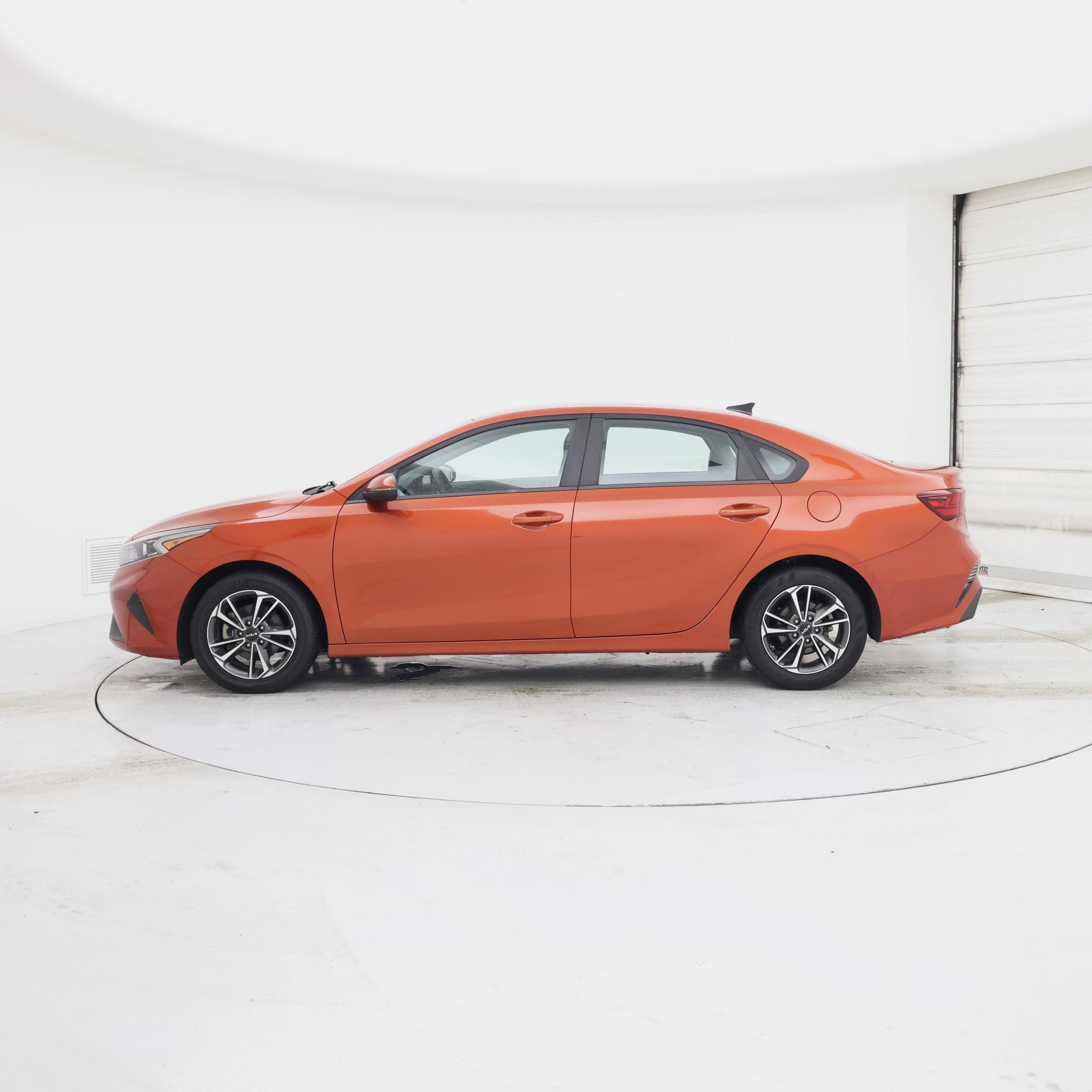 Thumbnail: 2022 Kia Forte - 3