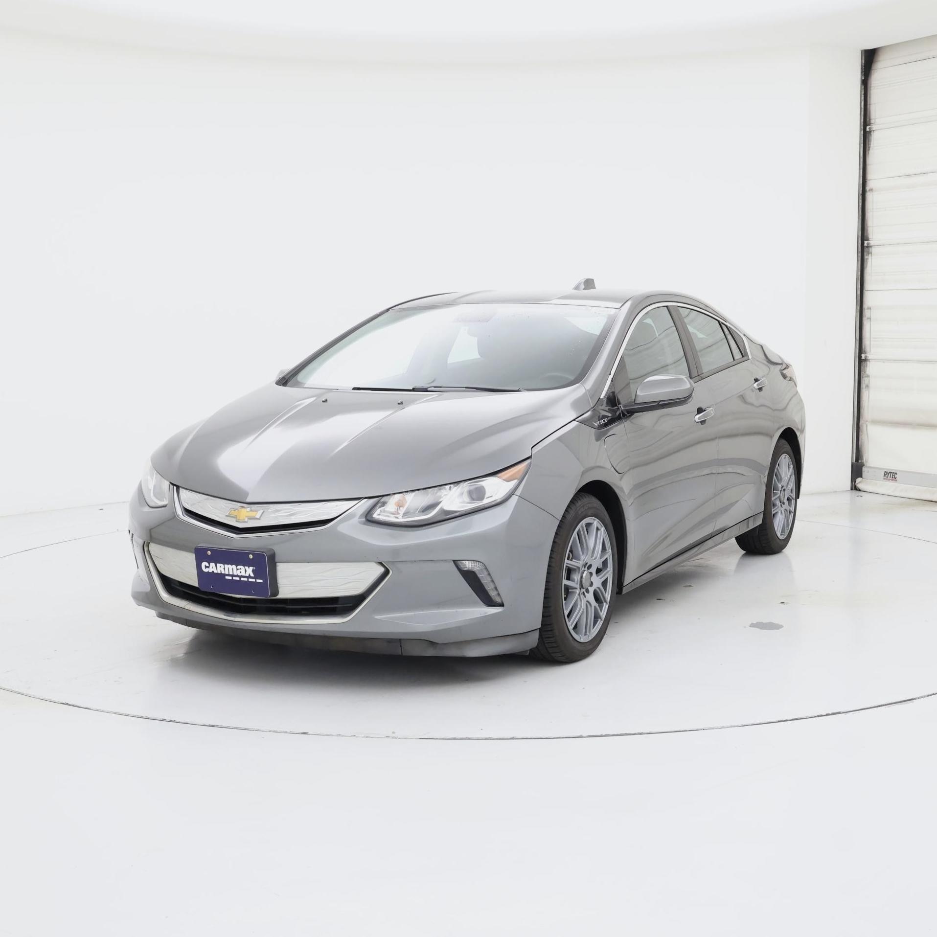 Thumbnail: 2017 Chevrolet Volt - 4