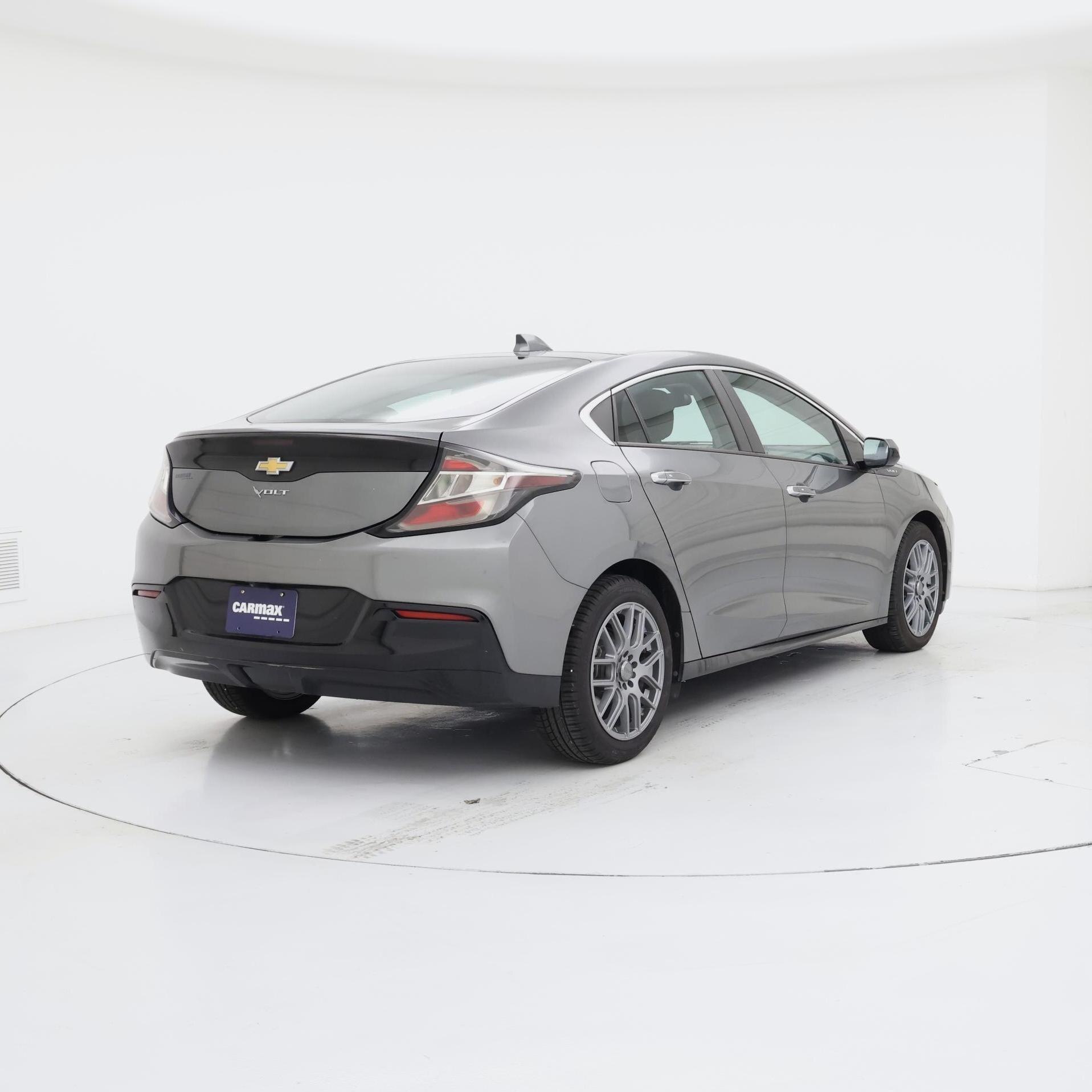 Thumbnail: 2017 Chevrolet Volt - 8