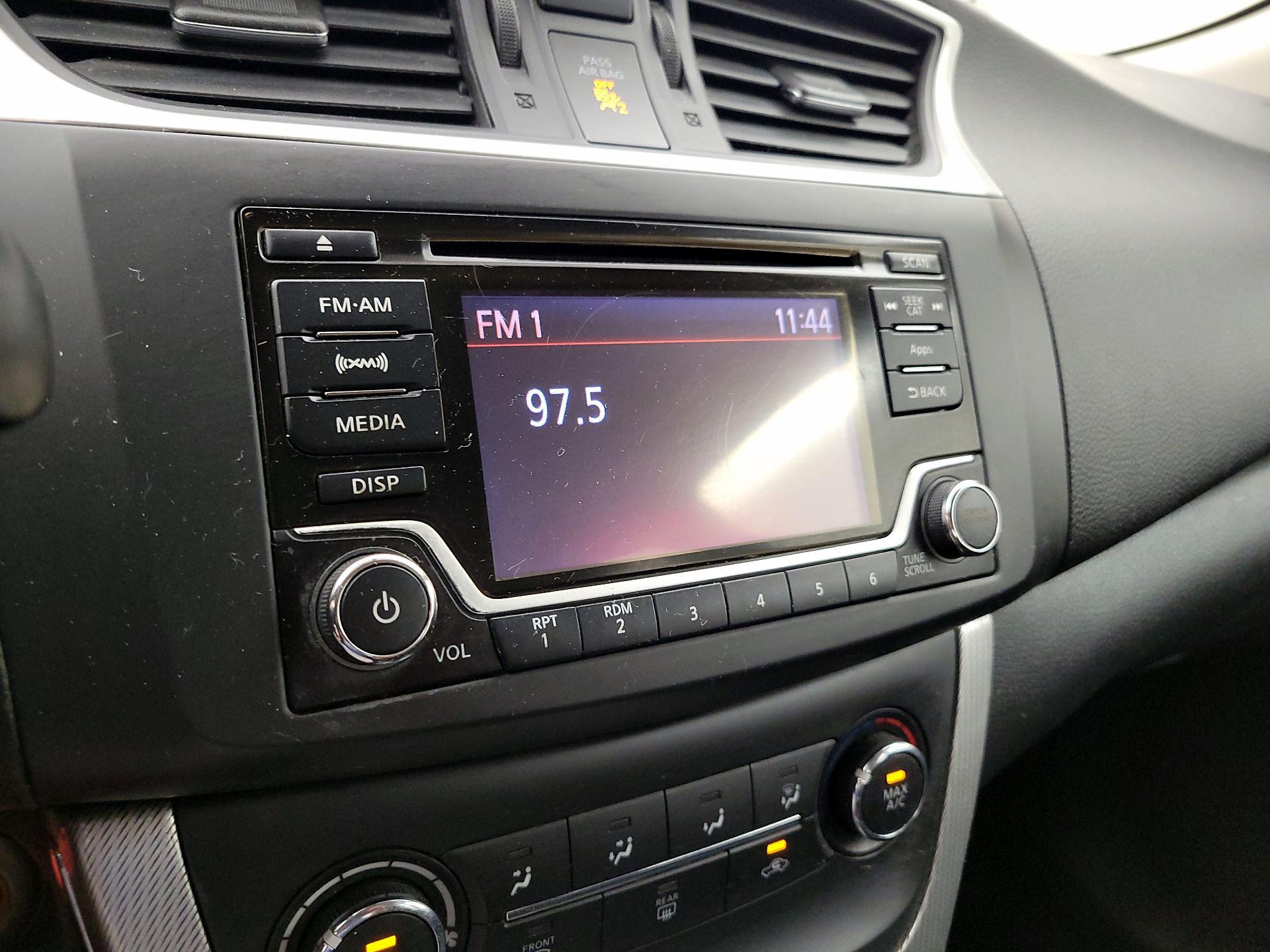 Thumbnail: 2015 Nissan Sentra - 15