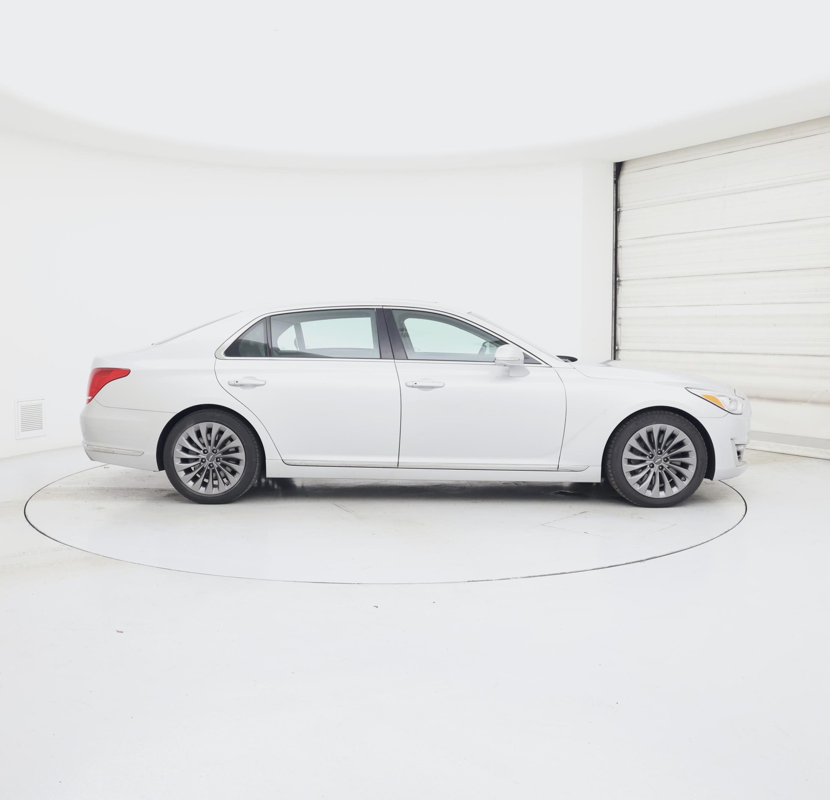 Thumbnail: 2018 Genesis G90 - 7