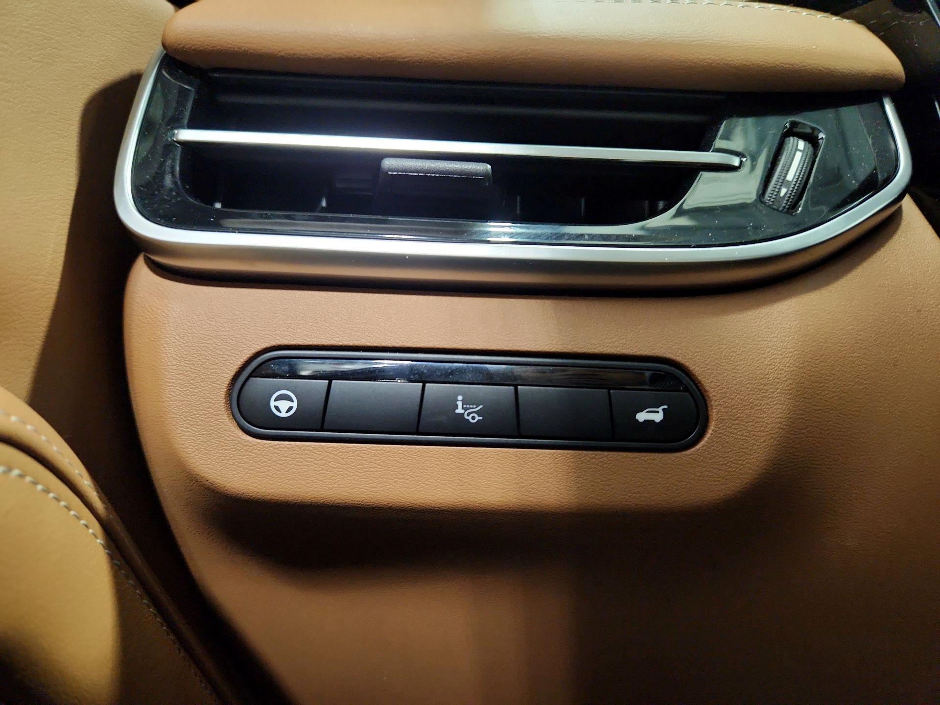 Thumbnail: 2023 INFINITI QX60 - 13