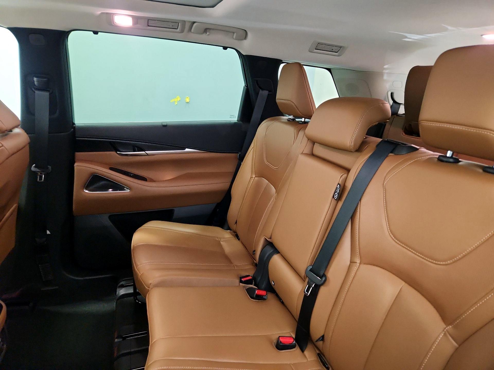 Thumbnail: 2023 INFINITI QX60 - 18