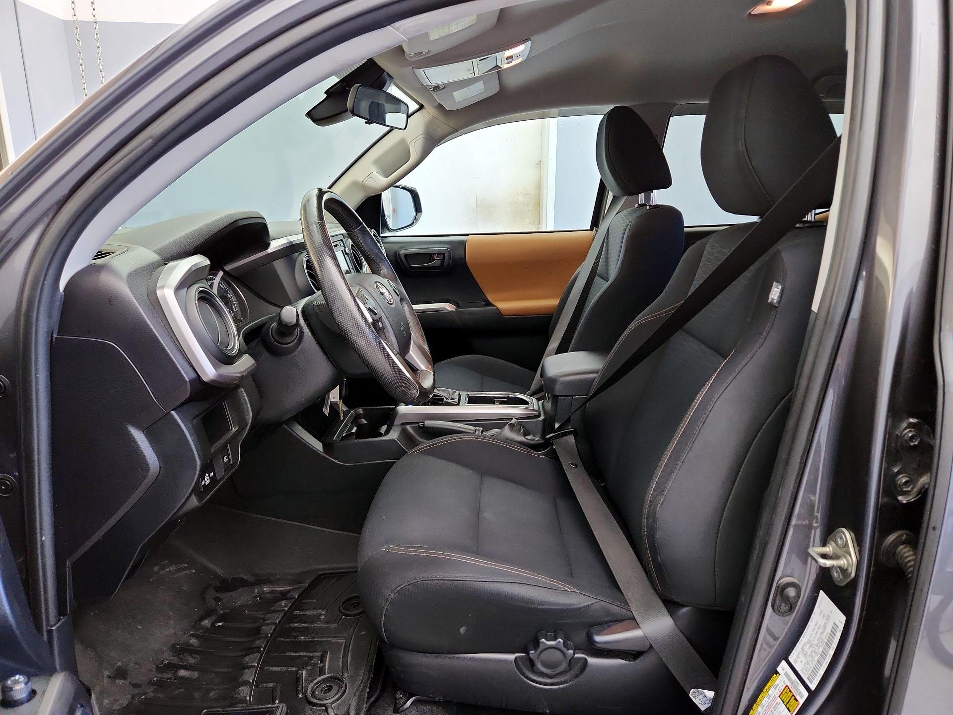 Thumbnail: 2019 Toyota Tacoma - 11