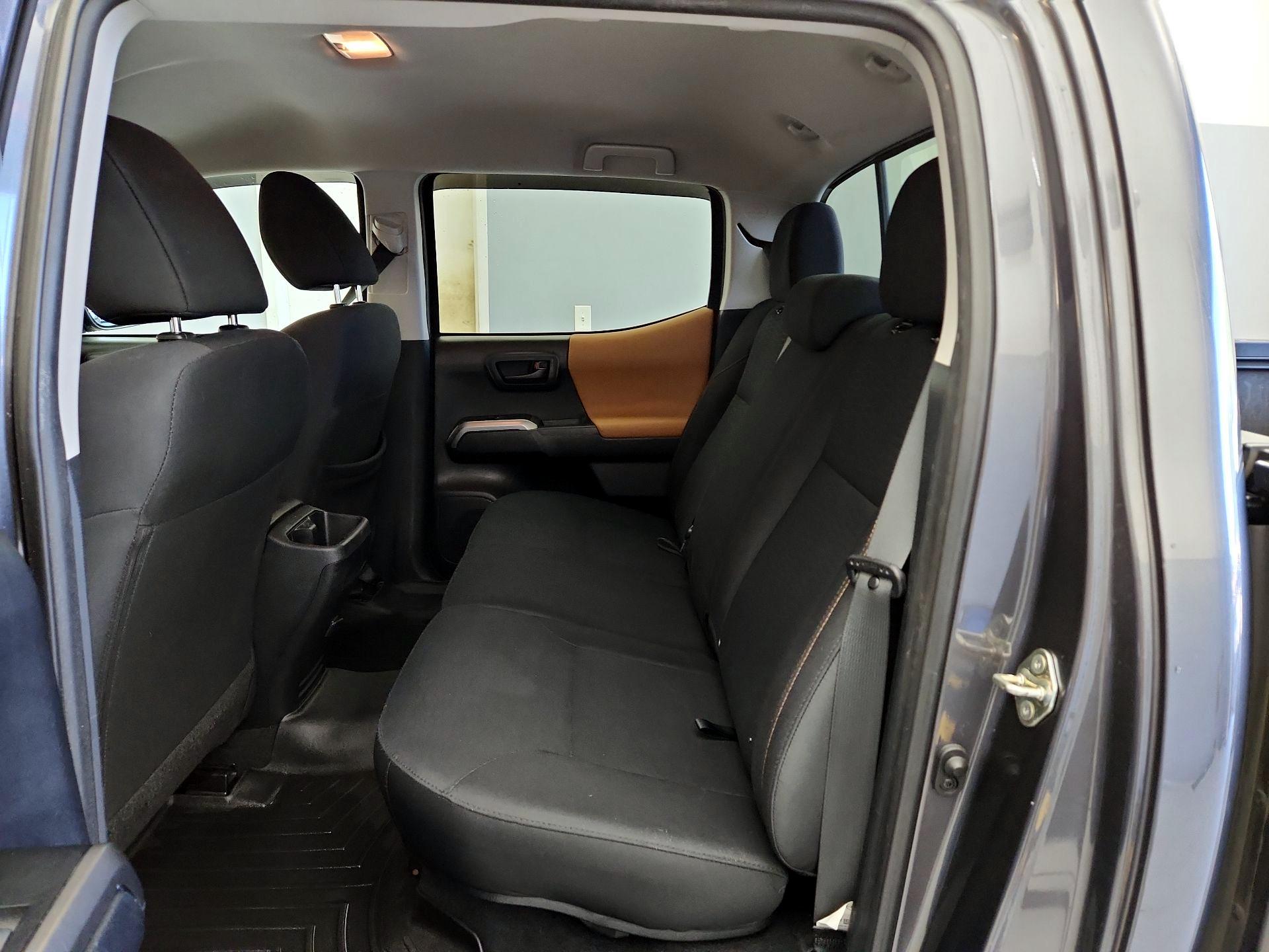 Thumbnail: 2019 Toyota Tacoma - 19