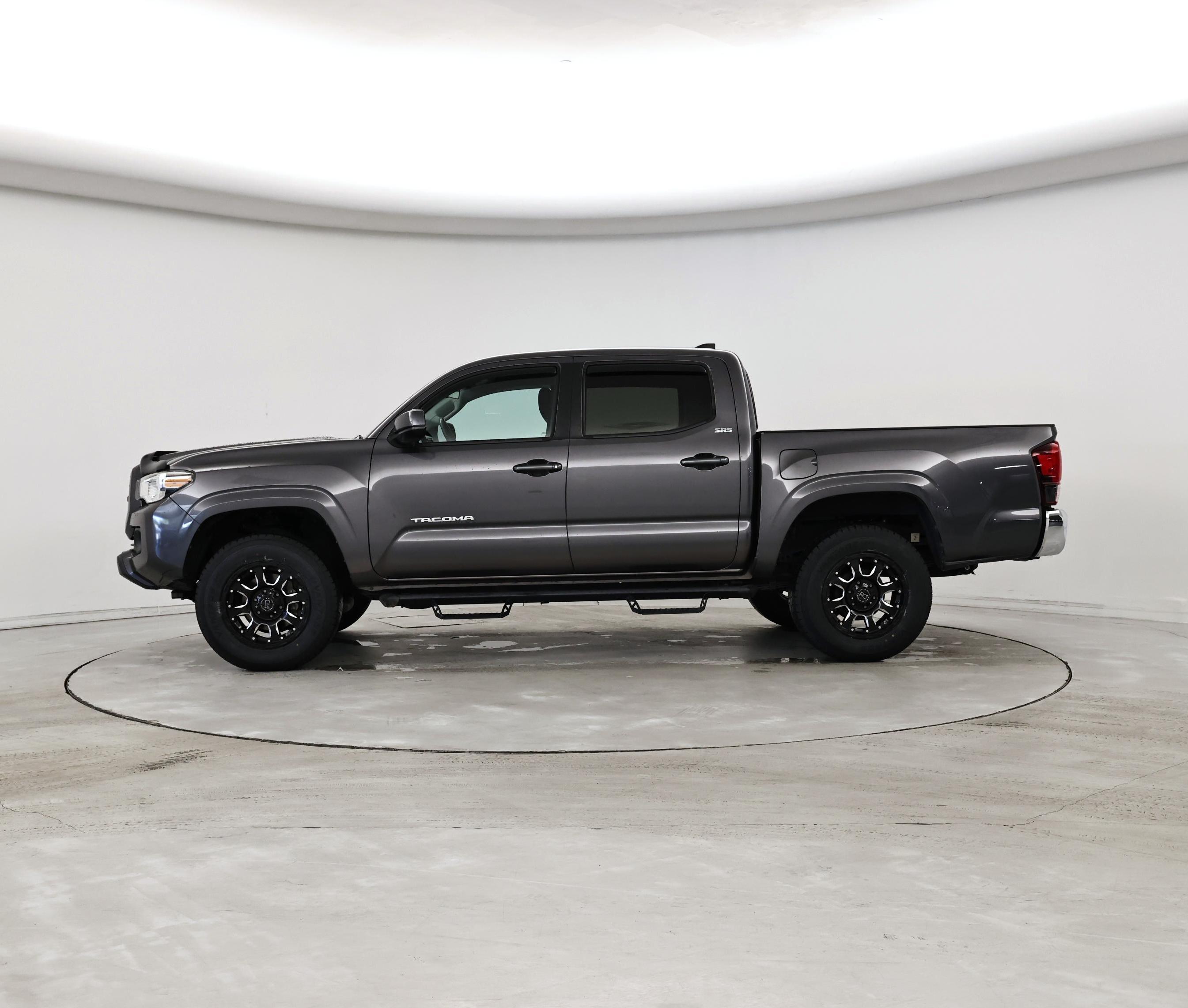 Thumbnail: 2019 Toyota Tacoma - 3