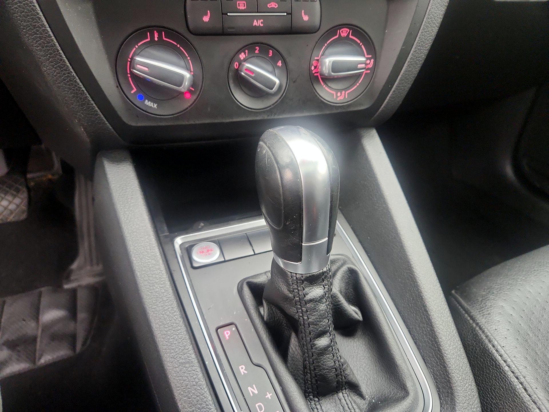 Thumbnail: 2017 Volkswagen Jetta - 17