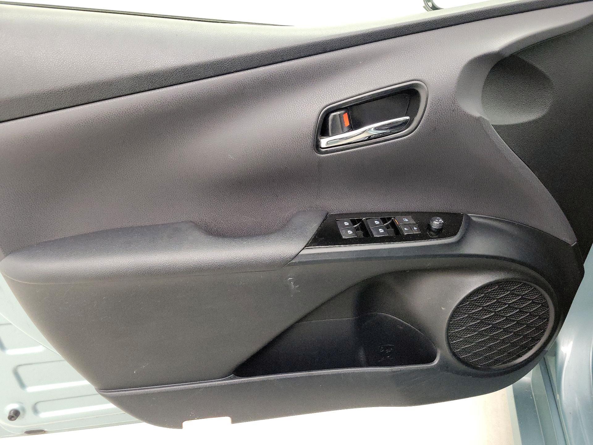 Thumbnail: 2018 Toyota Prius - 12