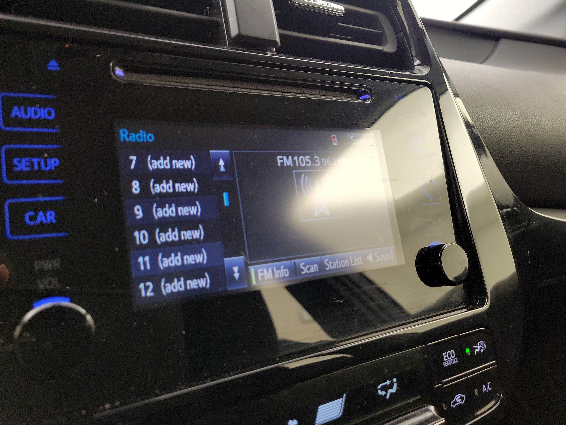 Thumbnail: 2018 Toyota Prius - 15