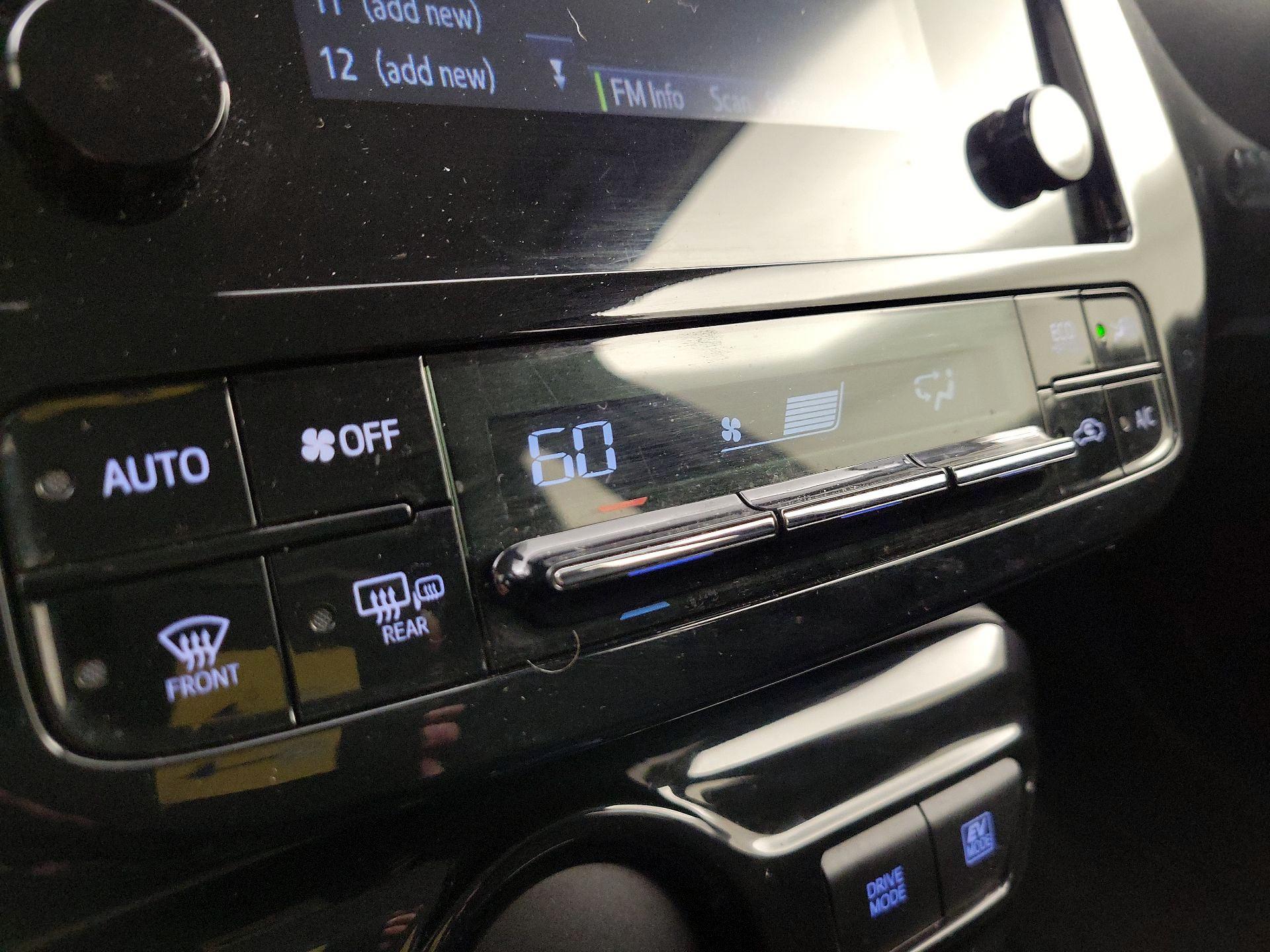 Thumbnail: 2018 Toyota Prius - 16