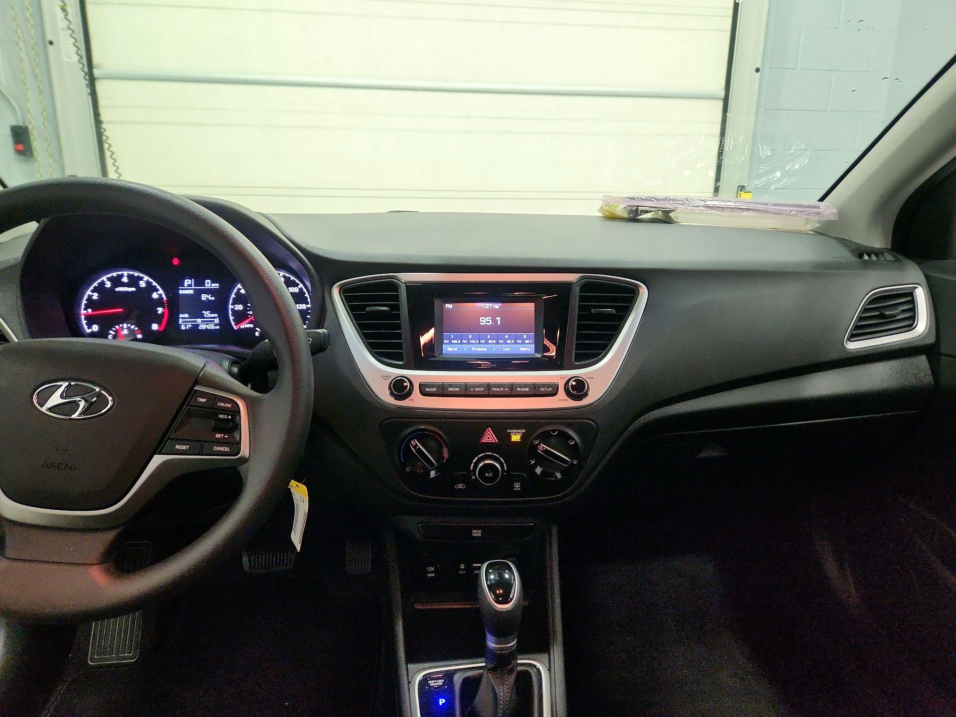 Thumbnail: 2022 Hyundai Accent - 9