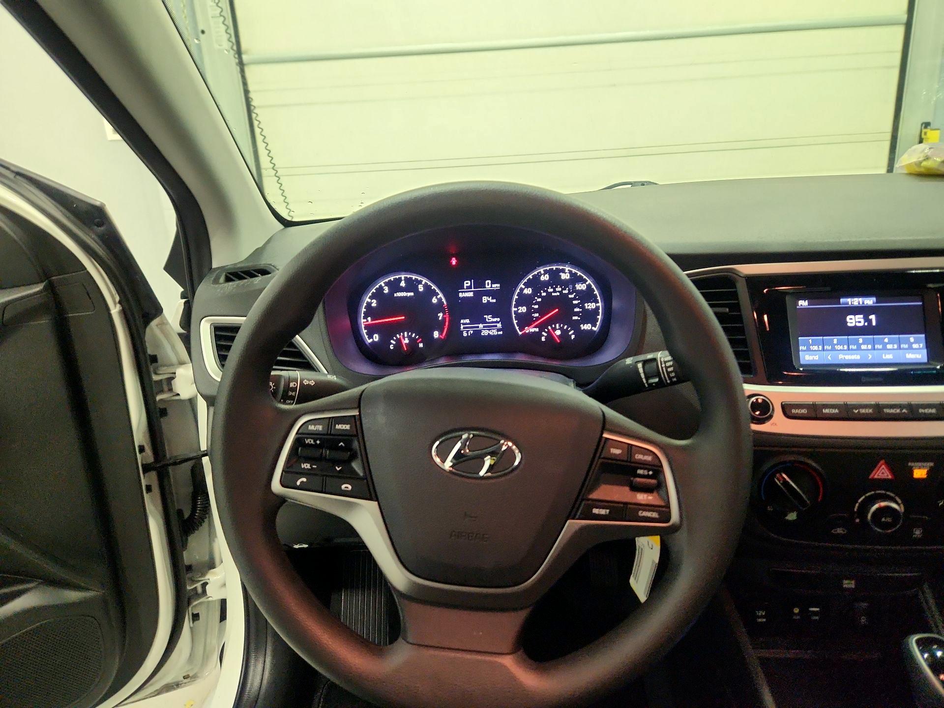 Thumbnail: 2022 Hyundai Accent - 10