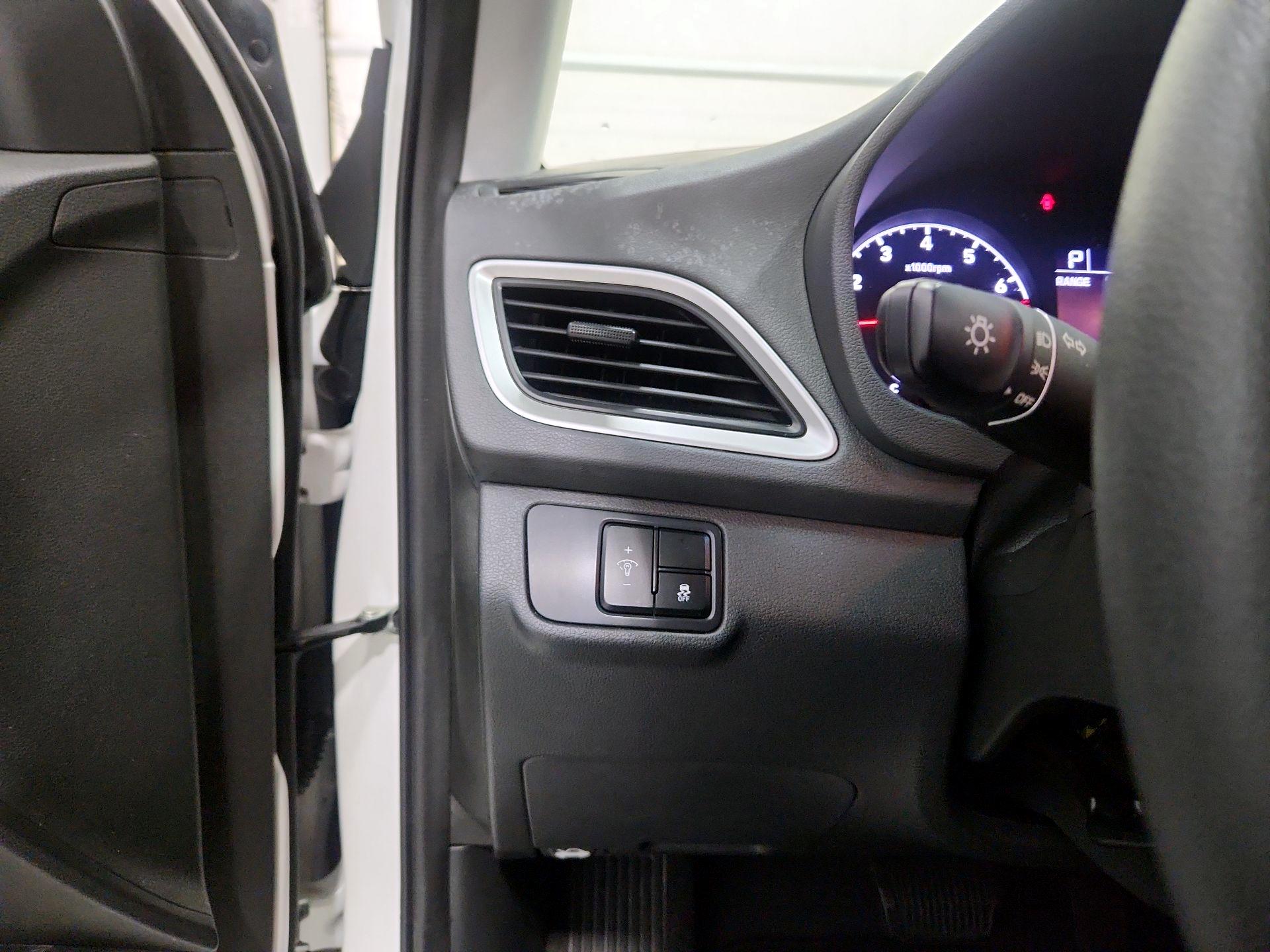 Thumbnail: 2022 Hyundai Accent - 13