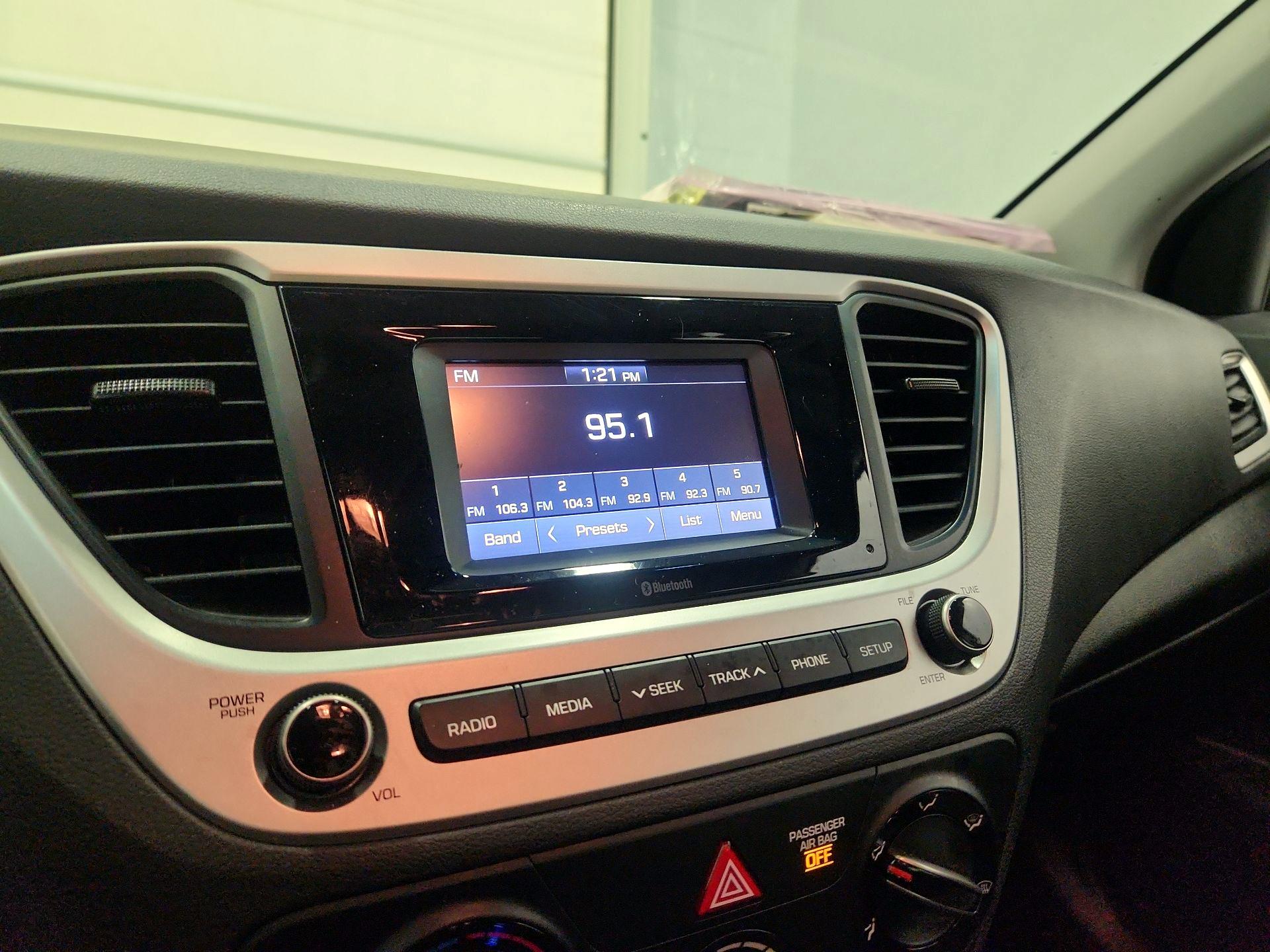 Thumbnail: 2022 Hyundai Accent - 15