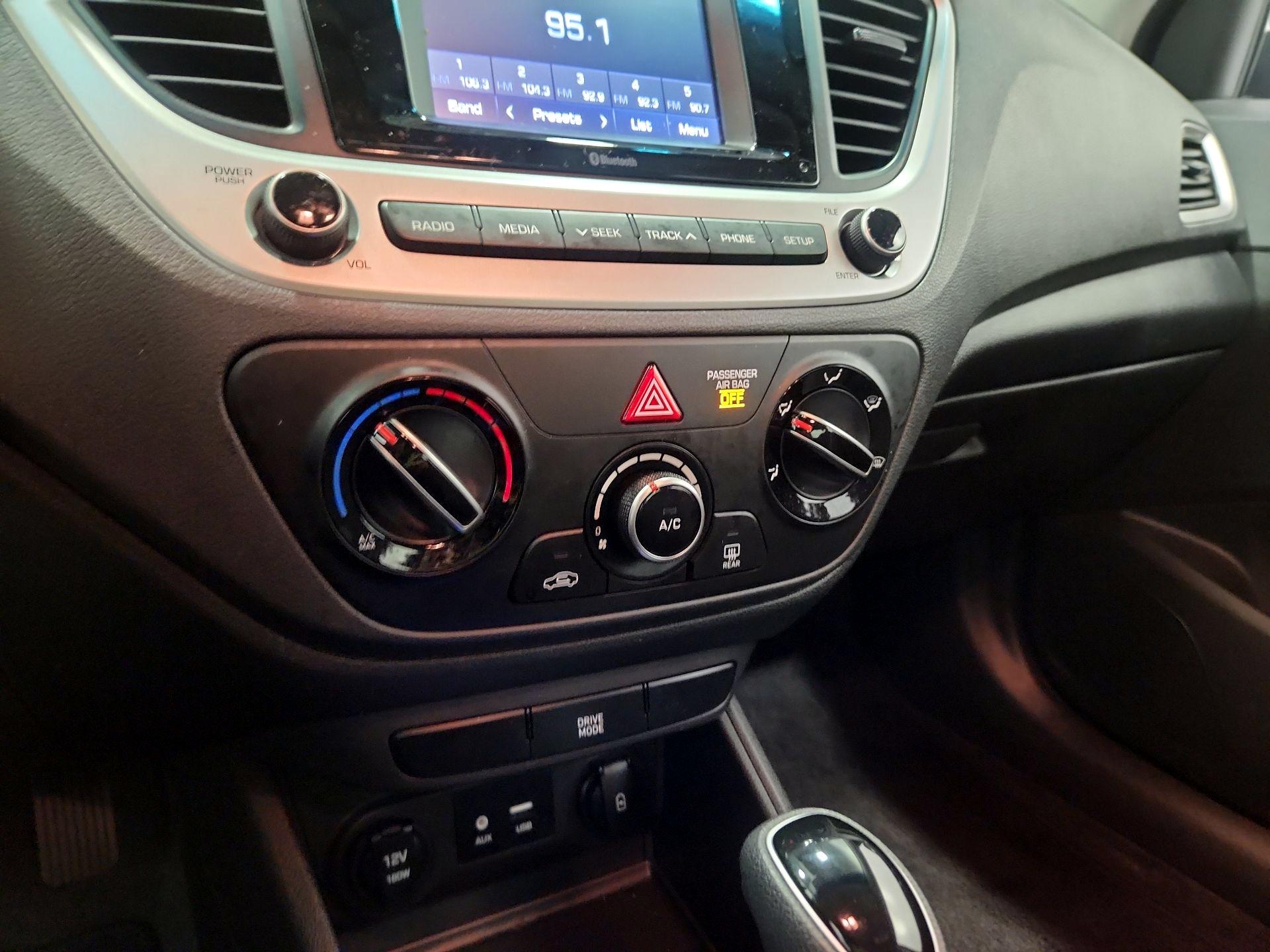 Thumbnail: 2022 Hyundai Accent - 16