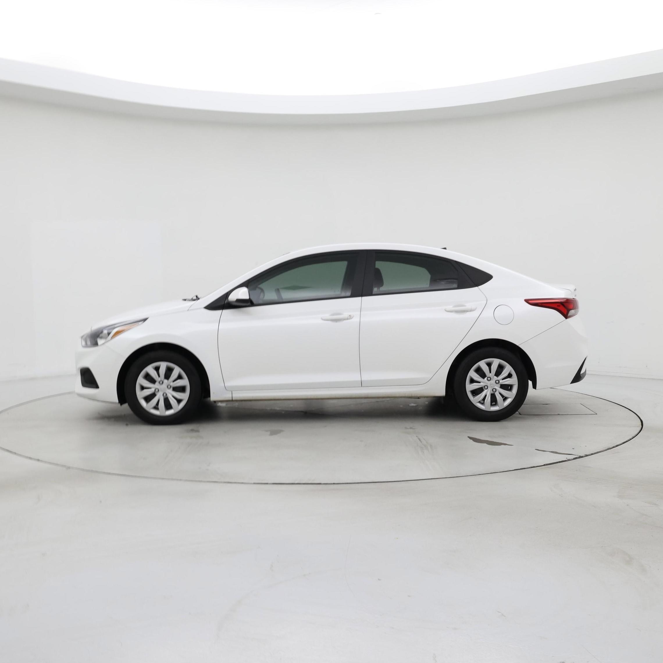 Thumbnail: 2022 Hyundai Accent - 3