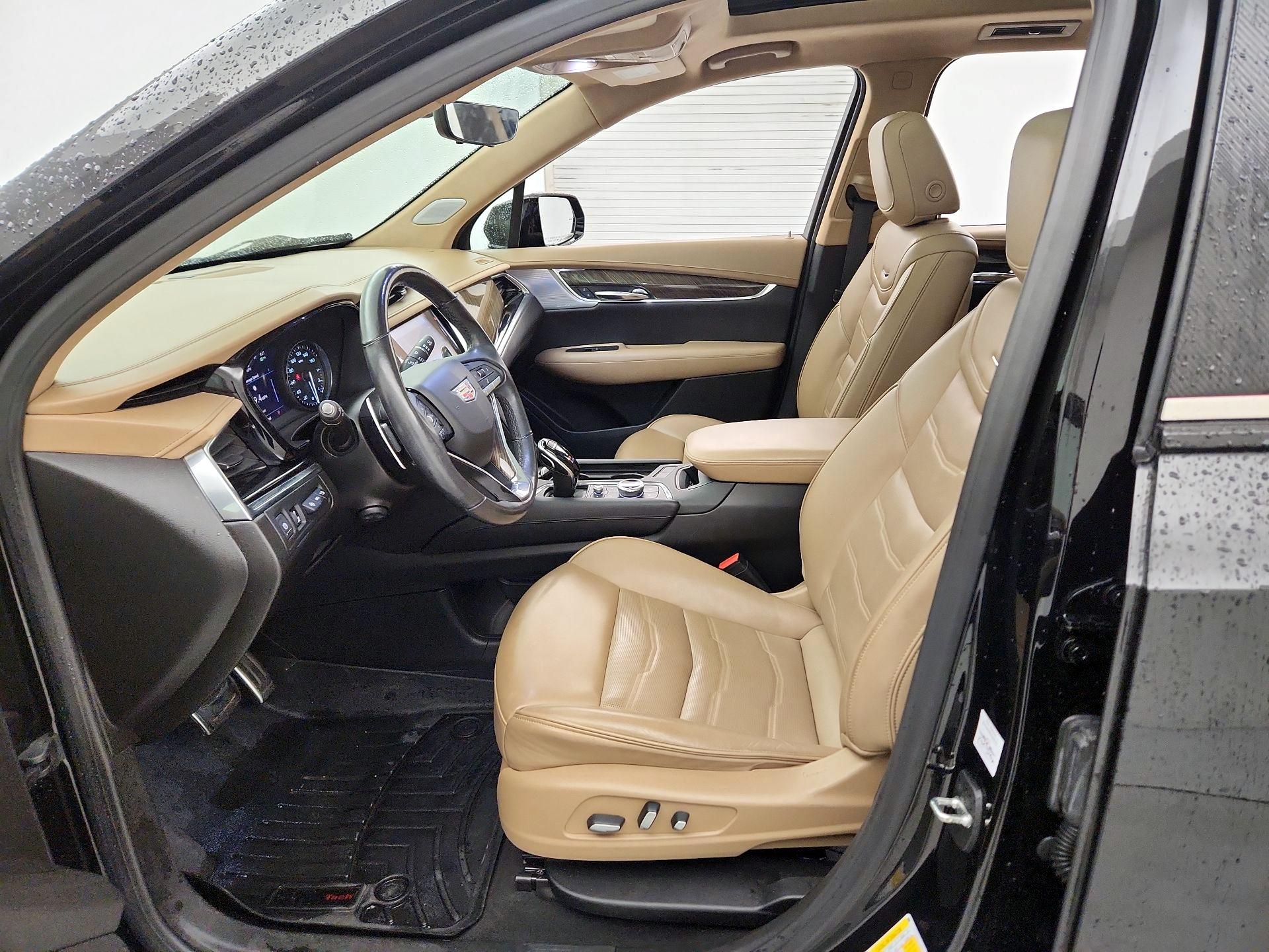 Thumbnail: 2020 Cadillac XT6 - 11