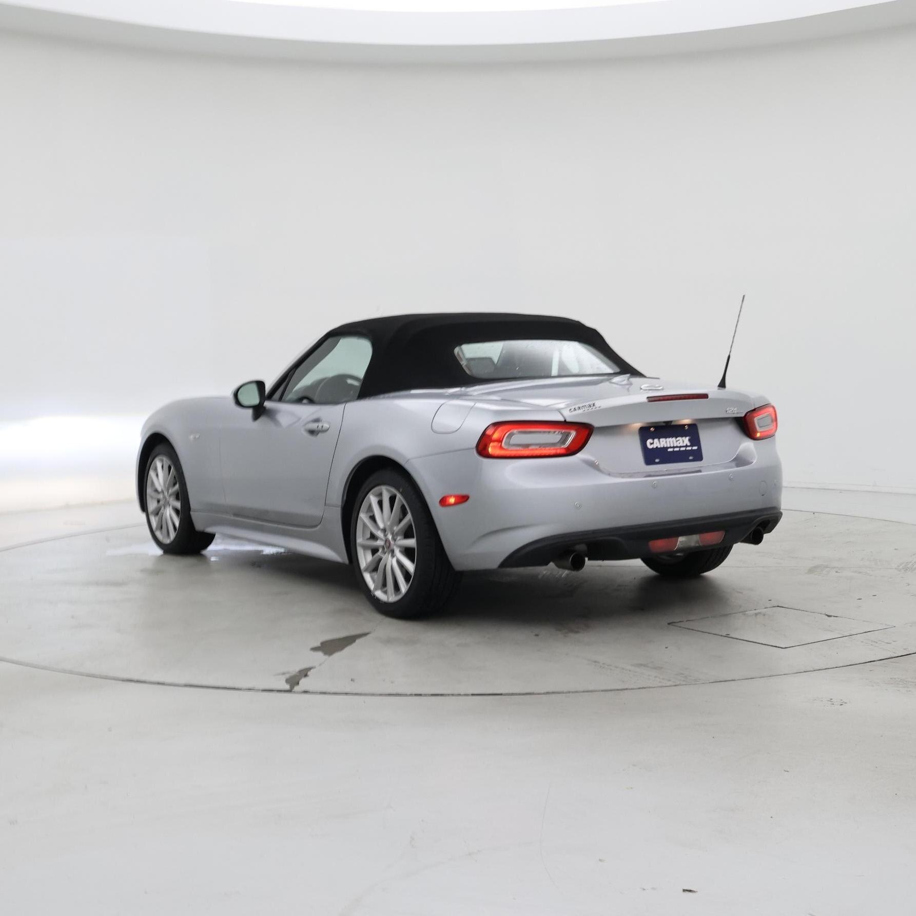 Thumbnail: 2020 Fiat 124 Spider - 2