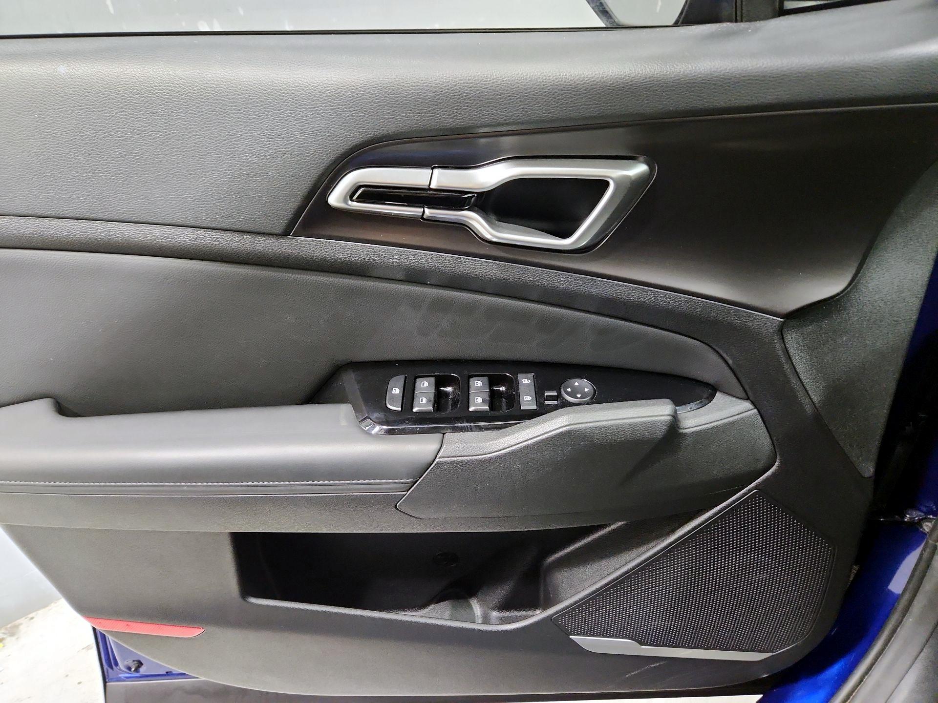 Thumbnail: 2023 Kia Sportage - 12