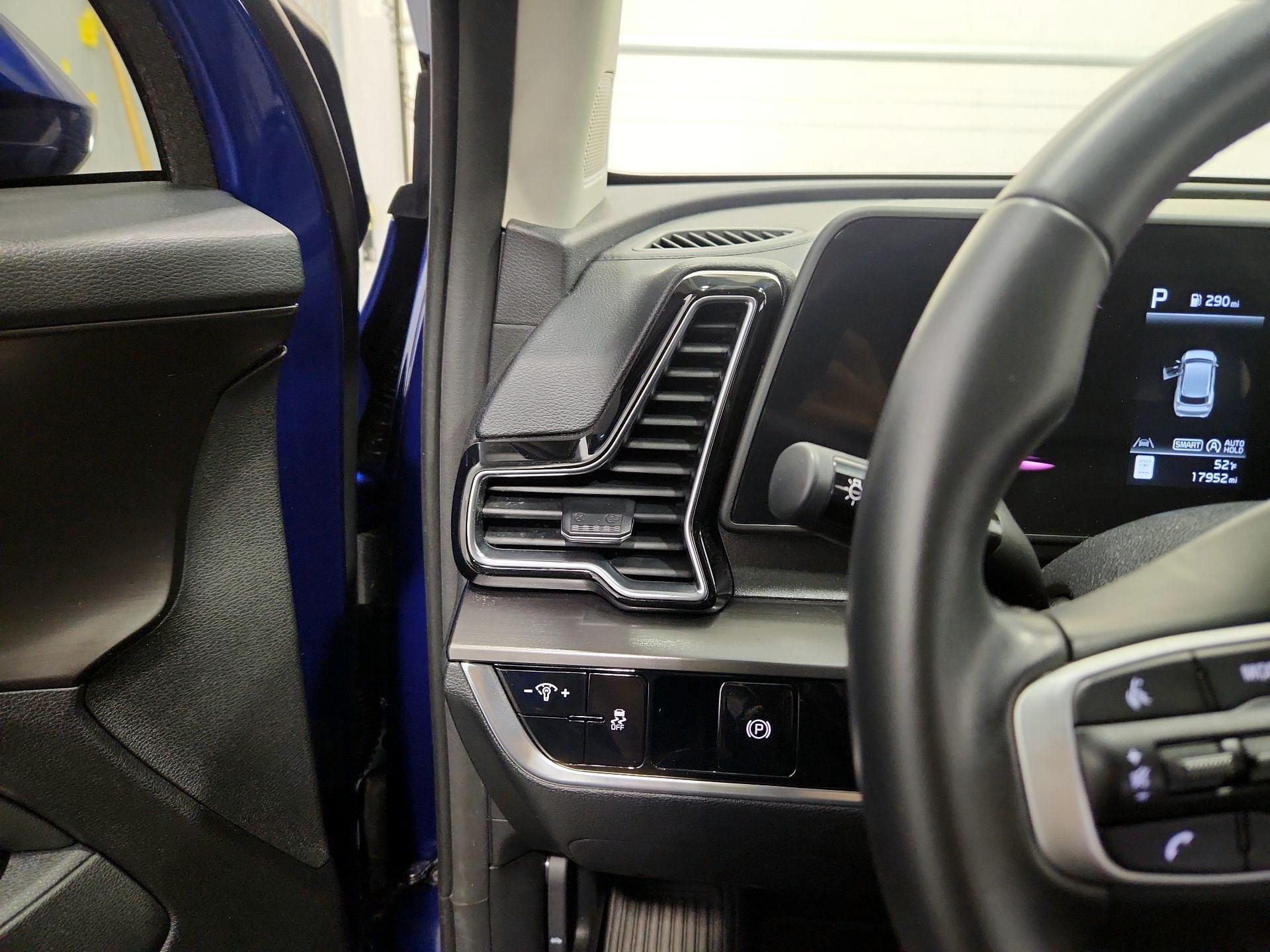 Thumbnail: 2023 Kia Sportage - 13