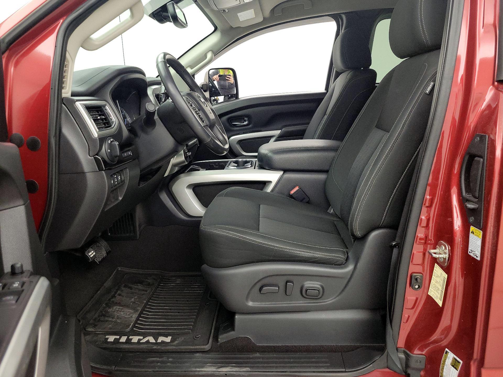 Thumbnail: 2018 Nissan Titan - 11