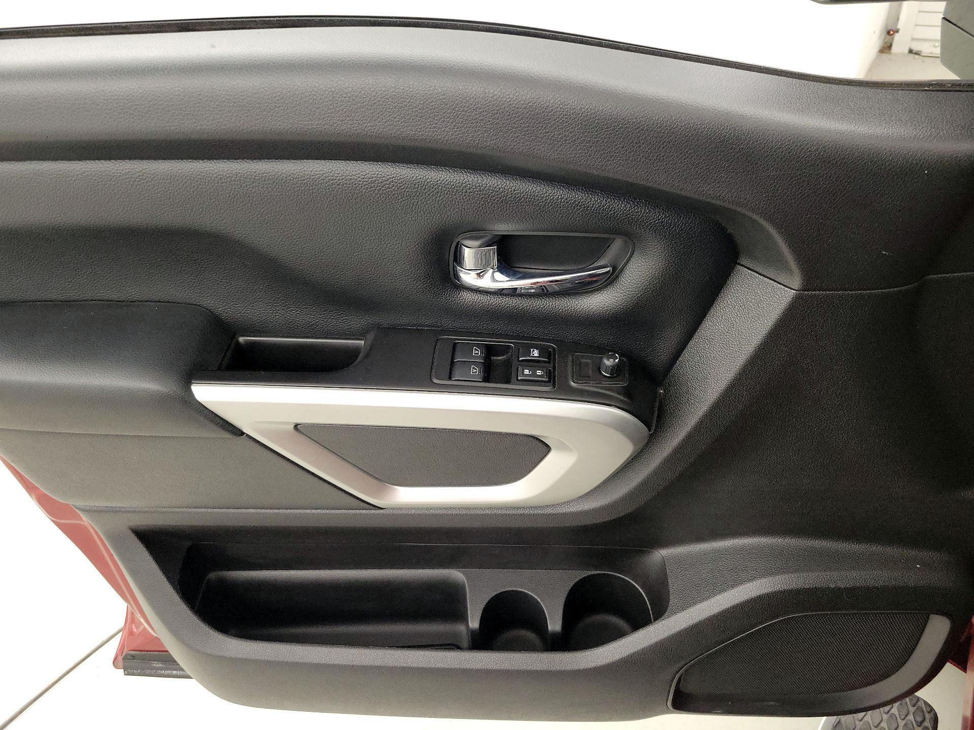 Thumbnail: 2018 Nissan Titan - 12