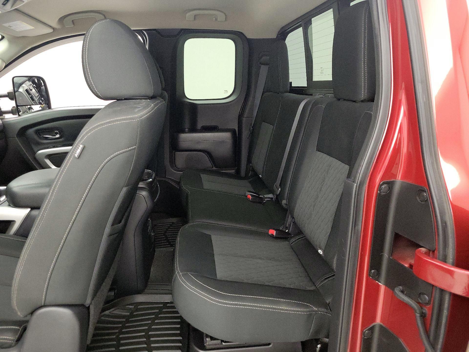 Thumbnail: 2018 Nissan Titan - 20