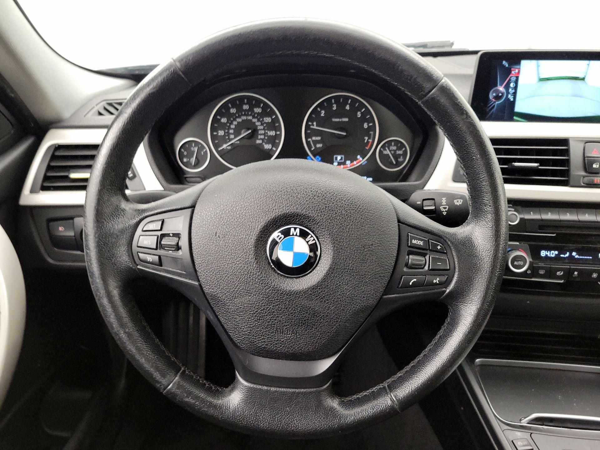 Thumbnail: 2016 BMW 3 Series - 10