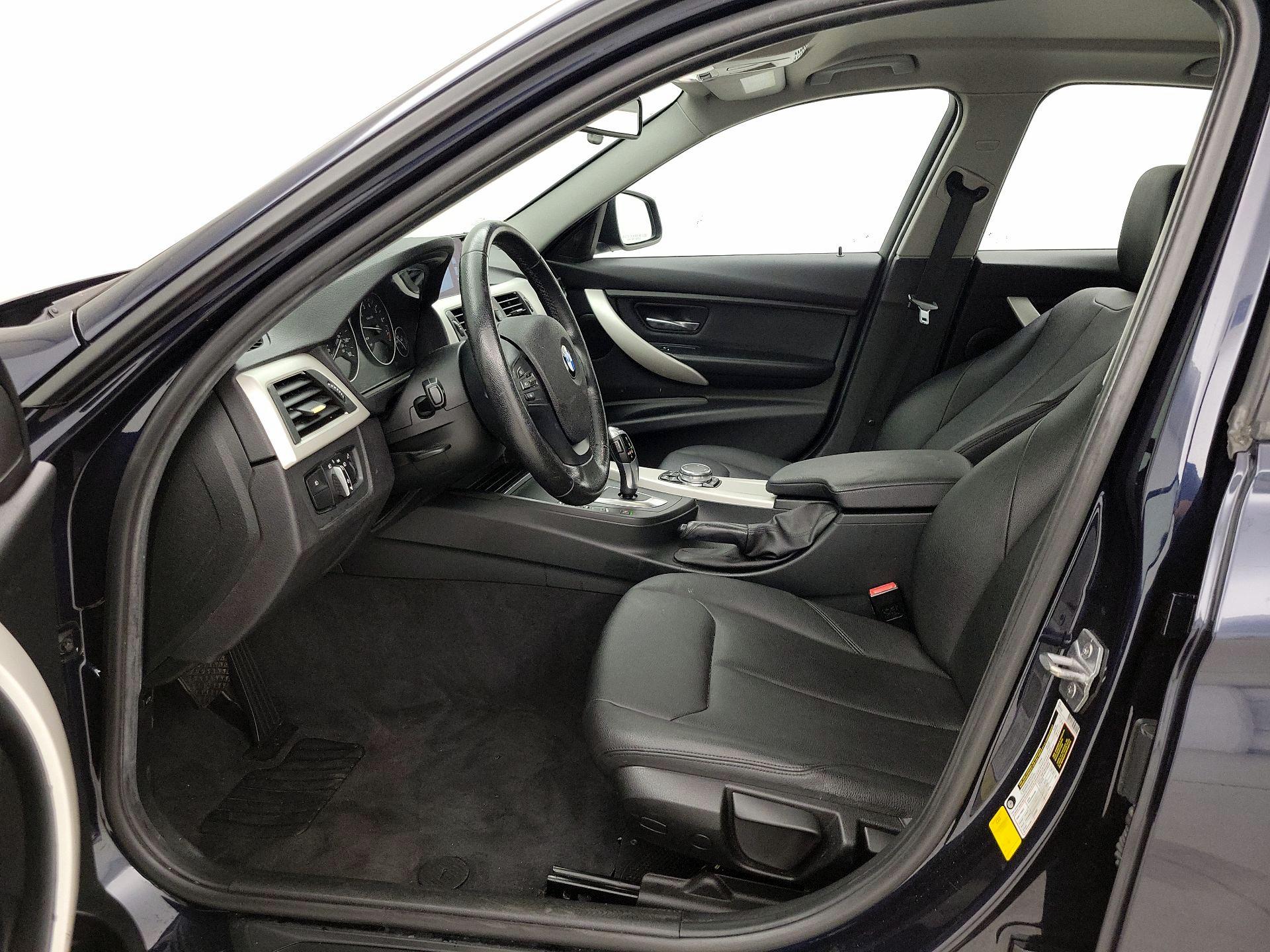 Thumbnail: 2016 BMW 3 Series - 11