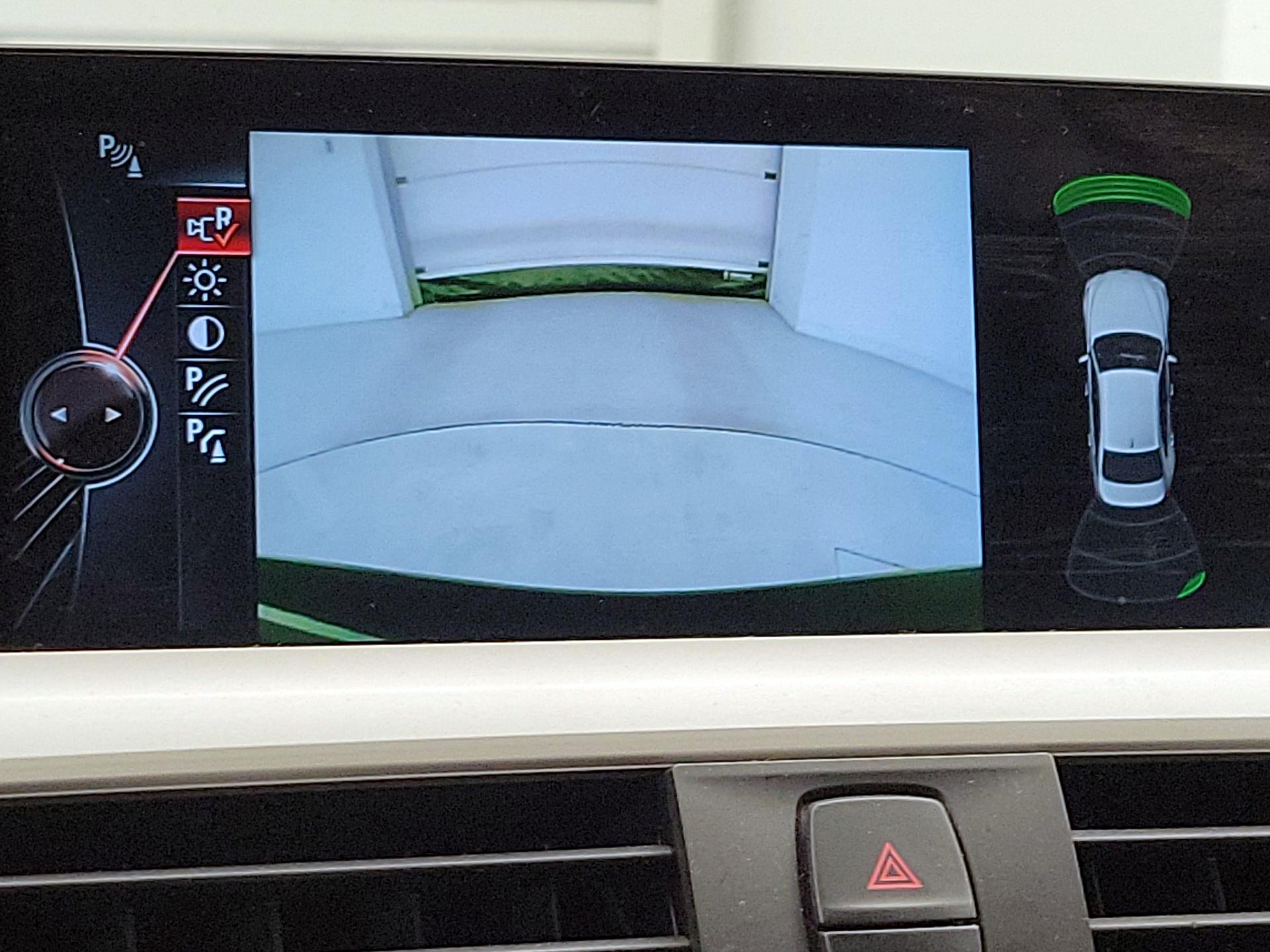 Thumbnail: 2016 BMW 3 Series - 14