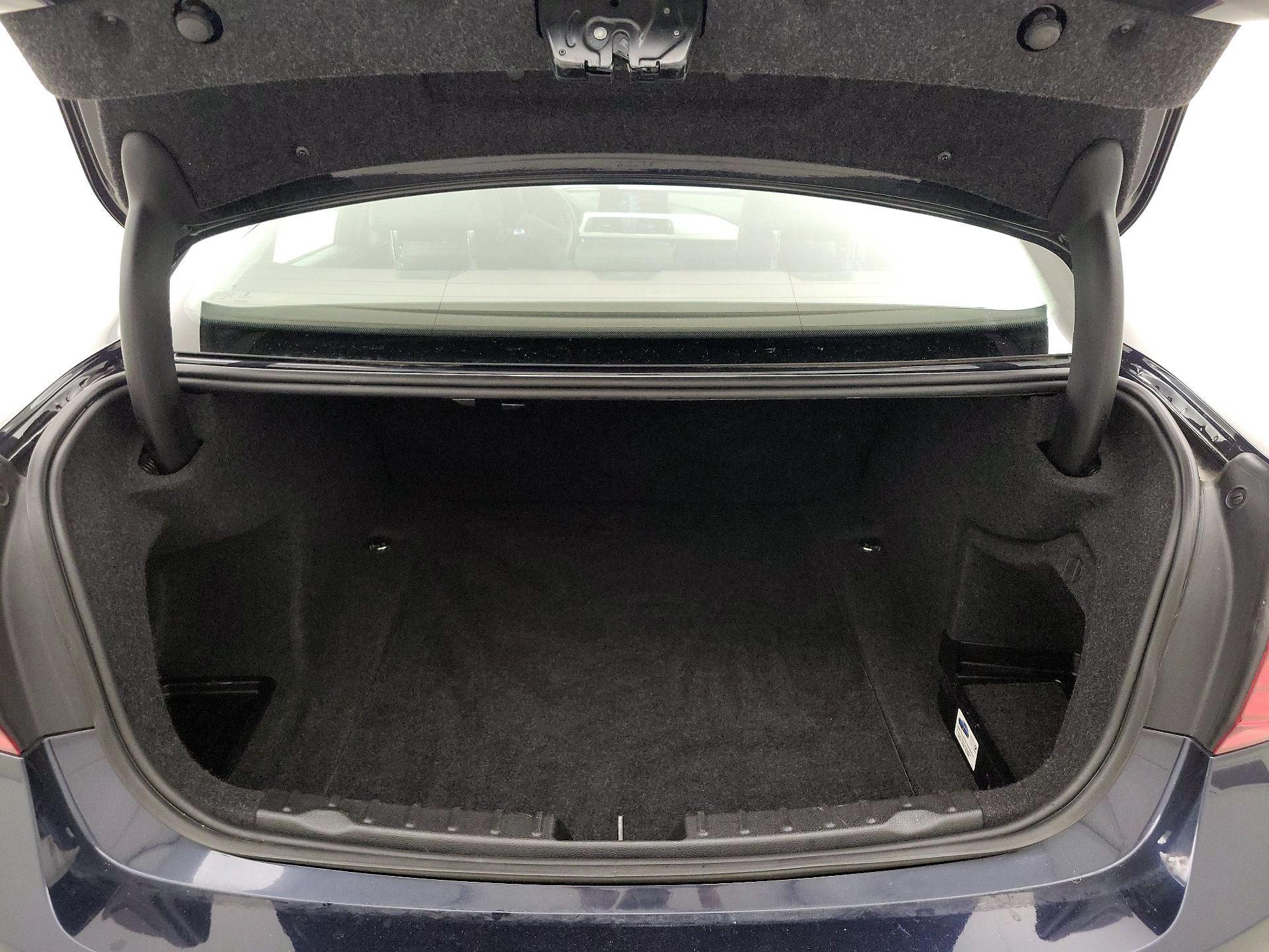 Thumbnail: 2016 BMW 3 Series - 19