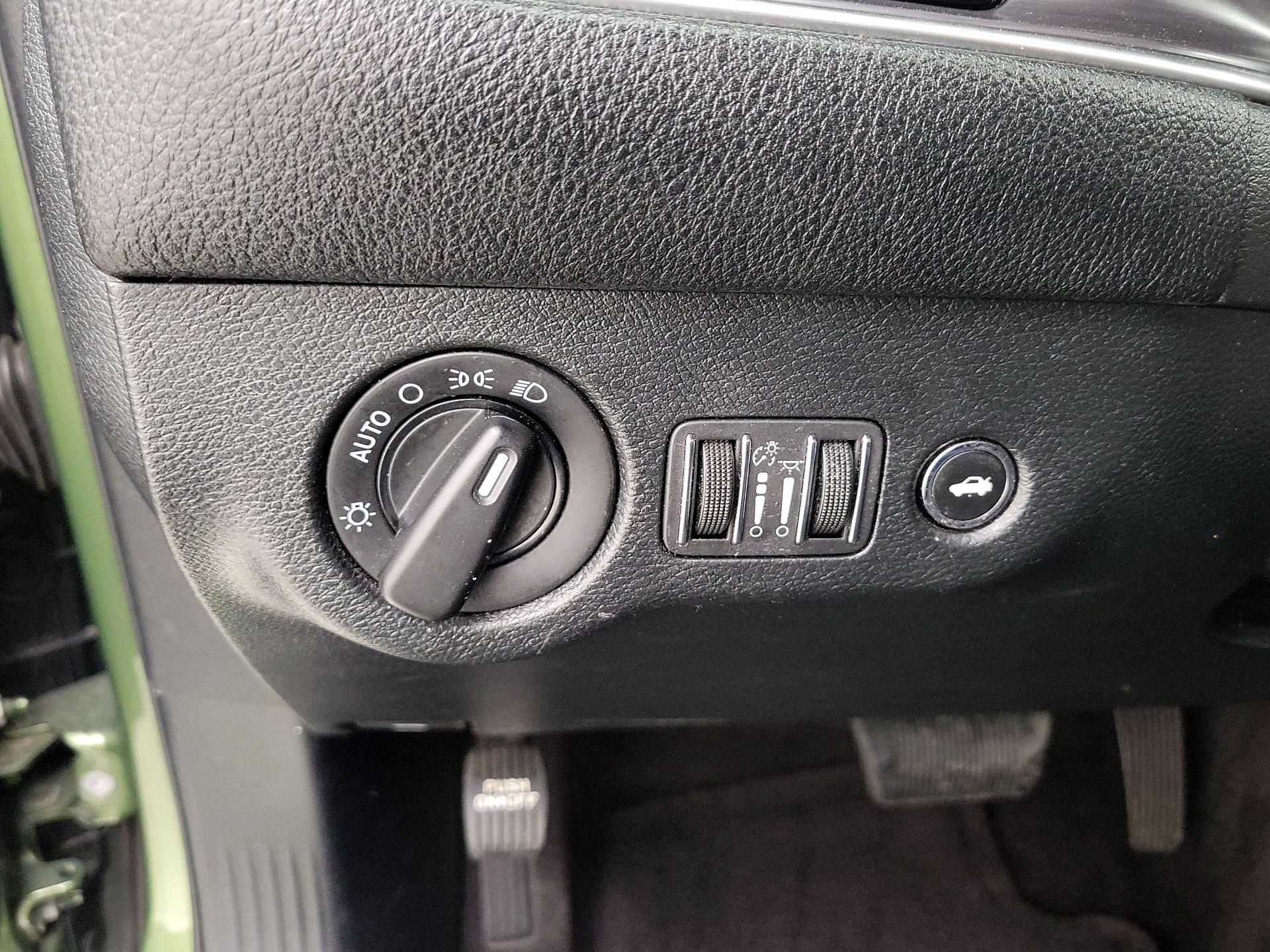 Thumbnail: 2018 Dodge Challenger - 13