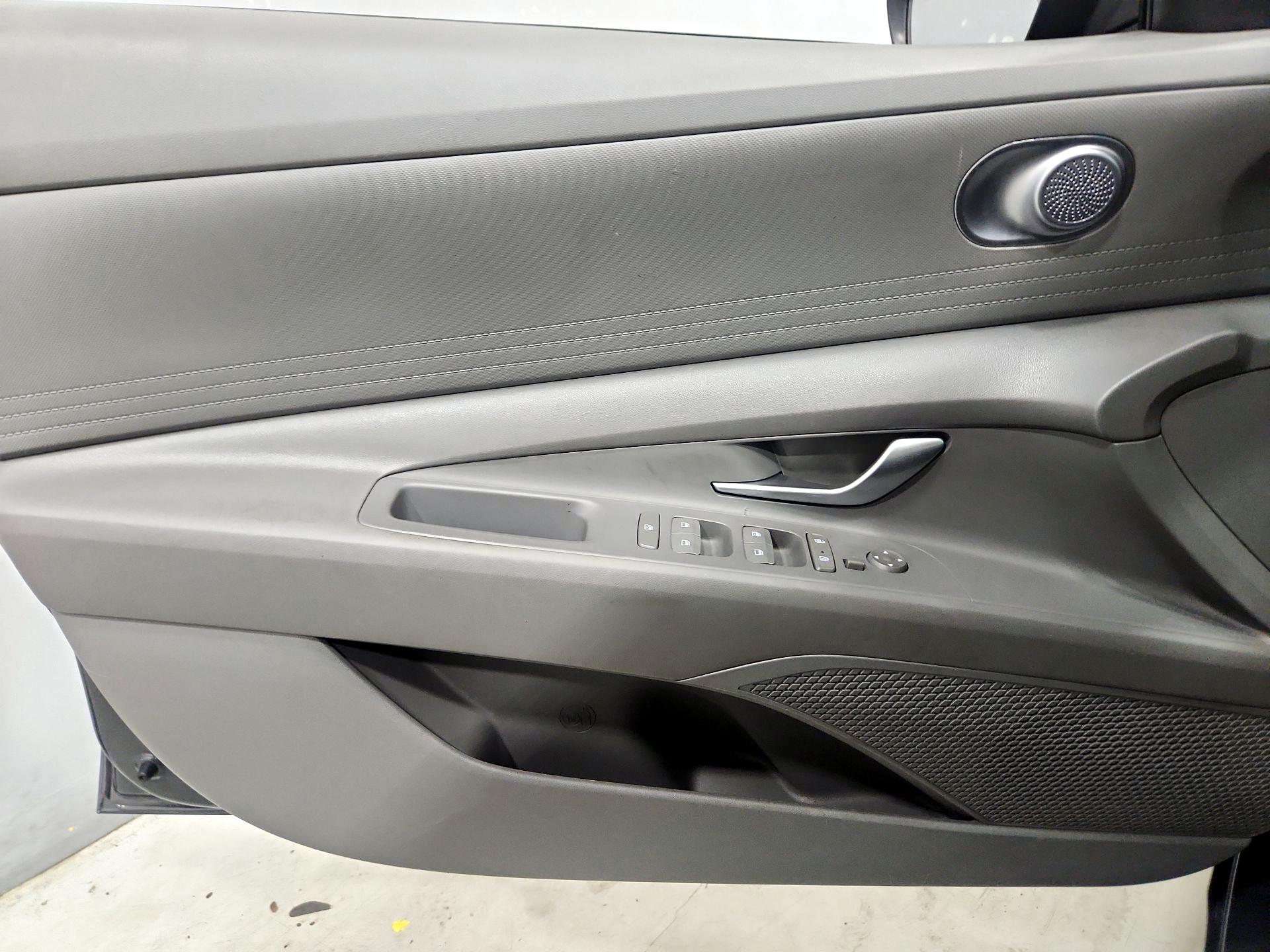 Thumbnail: 2023 Hyundai Elantra - 12